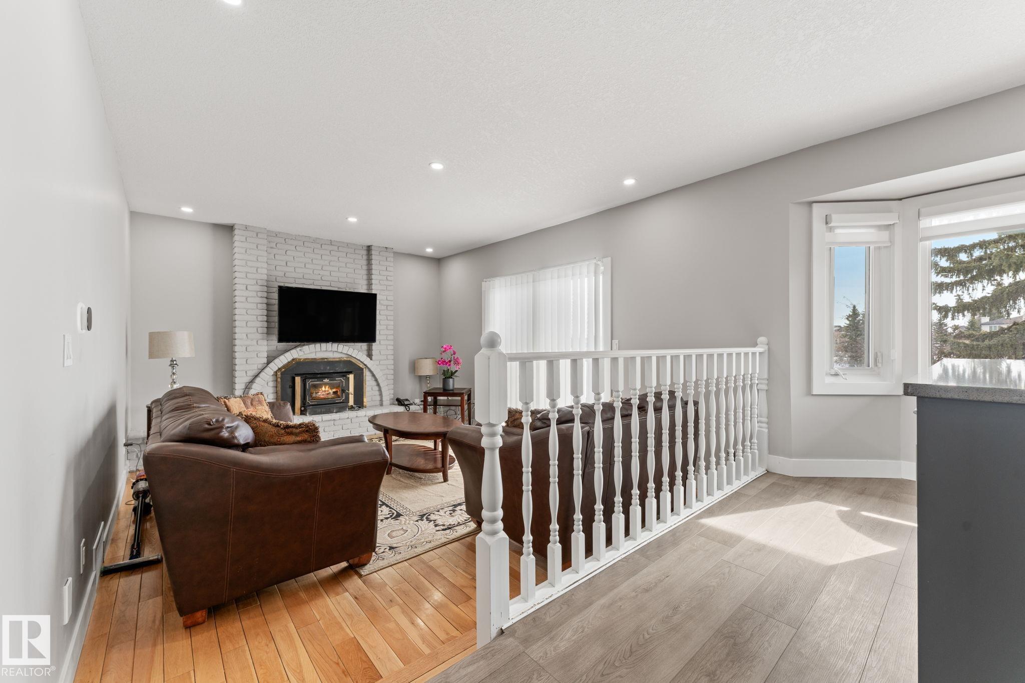 Photo 14 at 10673 161 Avenue NW, Beaumaris, Edmonton