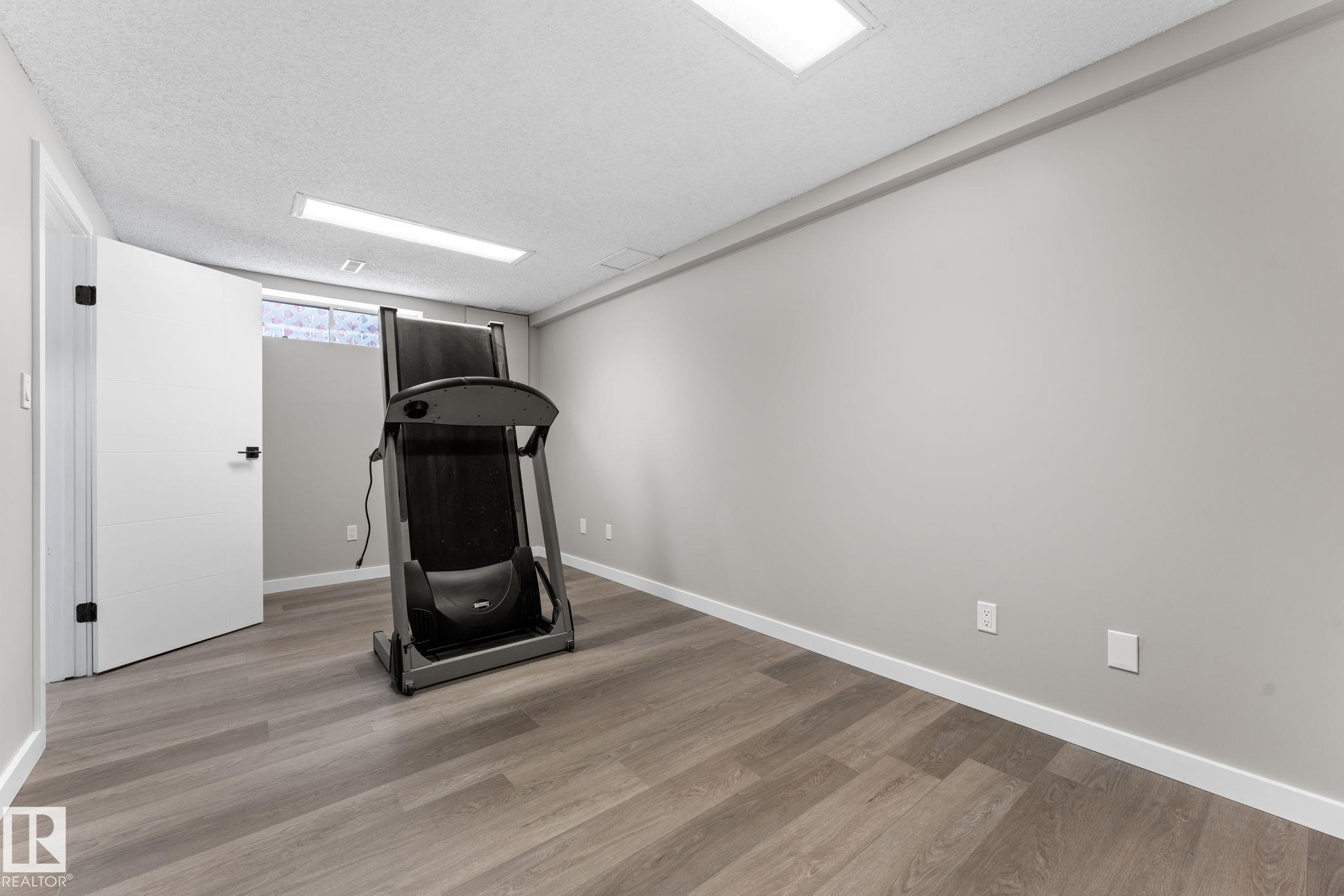 Photo 44 at 10673 161 Avenue NW, Beaumaris, Edmonton