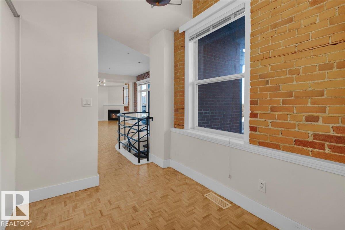 https://zimg.paragon.ice.com/ParagonImages/Property/PM/RAE/225398366/12/0/0/b9d432f5d66597b66351c00e89beafad/1/b84d466e5c90a338e5b5c09e2579cddb/225398366-f71ddf90-6134-4915-872f-fcd468b6f006.JPG