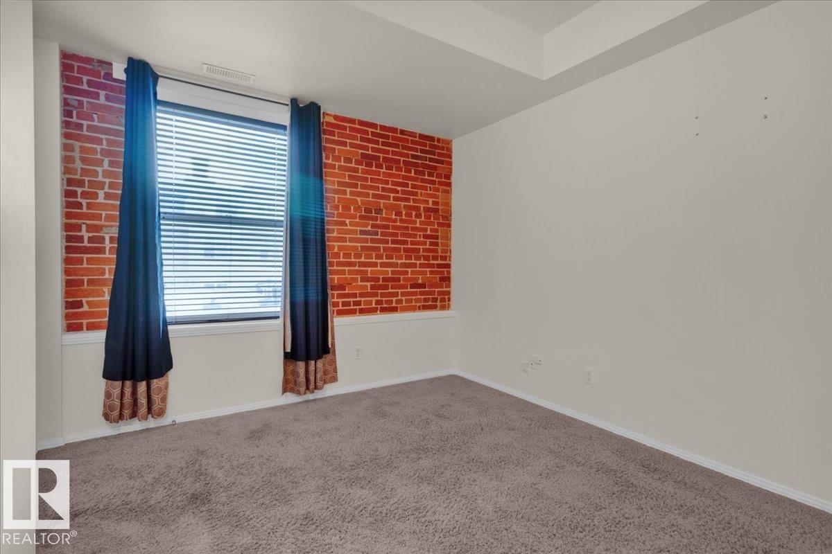 https://zimg.paragon.ice.com/ParagonImages/Property/PM/RAE/225398366/24/0/0/923be812c34482a01e52e9dfa4a2276b/1/b84d466e5c90a338e5b5c09e2579cddb/225398366-7e29fe6e-795c-4e2d-a909-f88fa7894c51.JPG