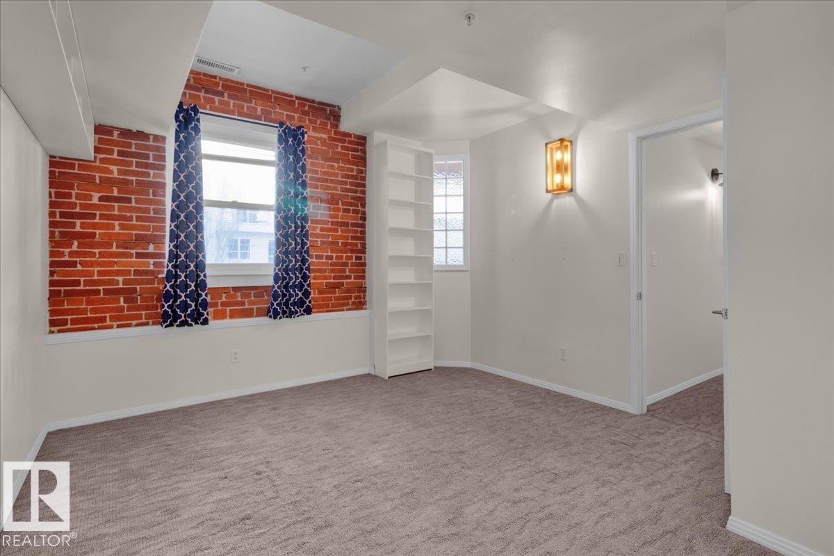 https://zimg.paragon.ice.com/ParagonImages/Property/PM/RAE/225398366/31/0/0/d9dd0d99a2a85a89d2bd81f21282d76b/1/b84d466e5c90a338e5b5c09e2579cddb/225398366-ef1153b7-e91c-4e6d-ba72-364578312ffe.JPG