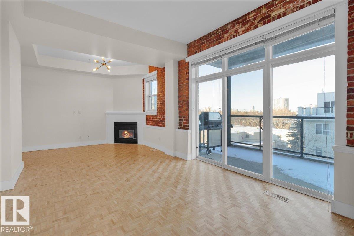 https://zimg.paragon.ice.com/ParagonImages/Property/PM/RAE/225398366/6/0/0/1376d60d6776984c345975765d5dc4d5/1/b84d466e5c90a338e5b5c09e2579cddb/225398366-690e5a13-2cfd-4b4b-9e5a-bd35460dfde2.JPG