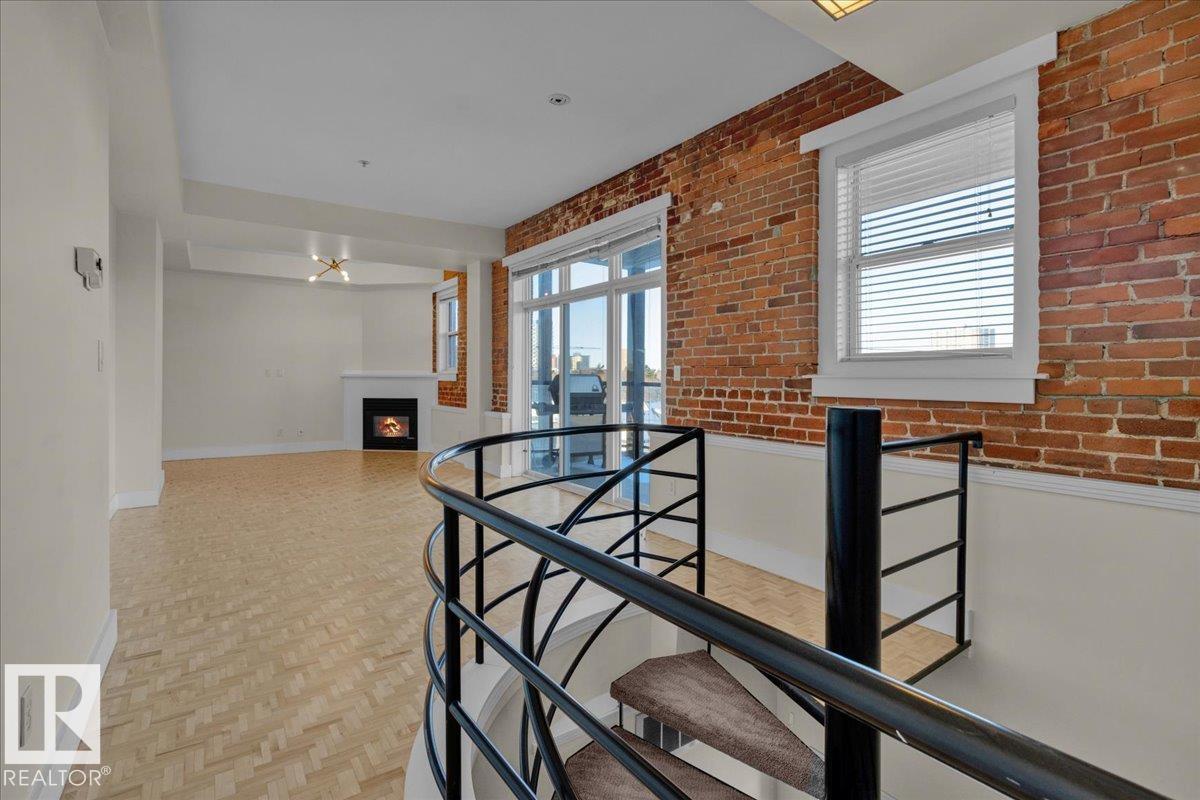 https://zimg.paragon.ice.com/ParagonImages/Property/PM/RAE/225398366/8/0/0/a49b89c813e2dcd4ad2d12aea907336a/1/b84d466e5c90a338e5b5c09e2579cddb/225398366-f6ab328d-454a-4e98-935f-134b712afd4f.JPG