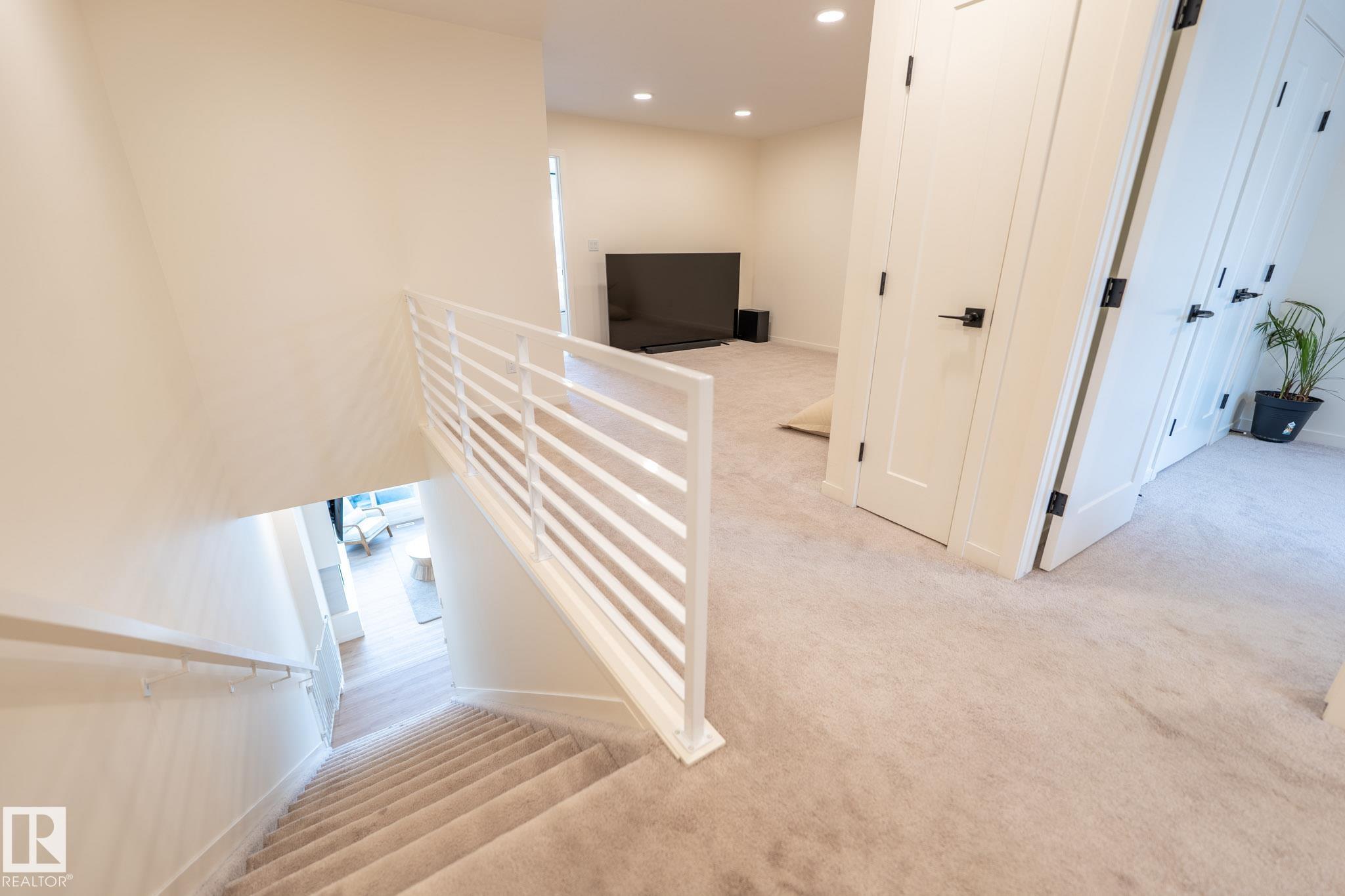 https://zimg.paragon.ice.com/ParagonImages/Property/PM/RAE/225398370/20/0/0/d4ba51416588945560acd813a8269317/1/c0b1f9e3340855eef816eb0be3e5c575/225398370-12777ccf-76f9-4cdc-9e63-ed4905a6602a.JPG