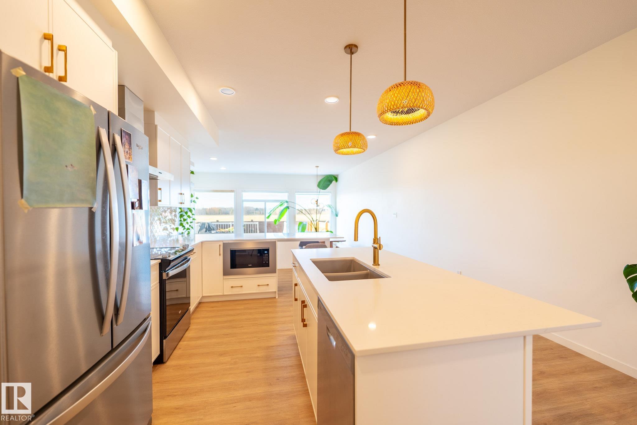 https://zimg.paragon.ice.com/ParagonImages/Property/PM/RAE/225398370/7/0/0/b4456eb7f31ddf4a2f2555174a8b6fd5/1/c0b1f9e3340855eef816eb0be3e5c575/225398370-0b007983-2d42-4491-ae68-793f7bb545e0.JPG