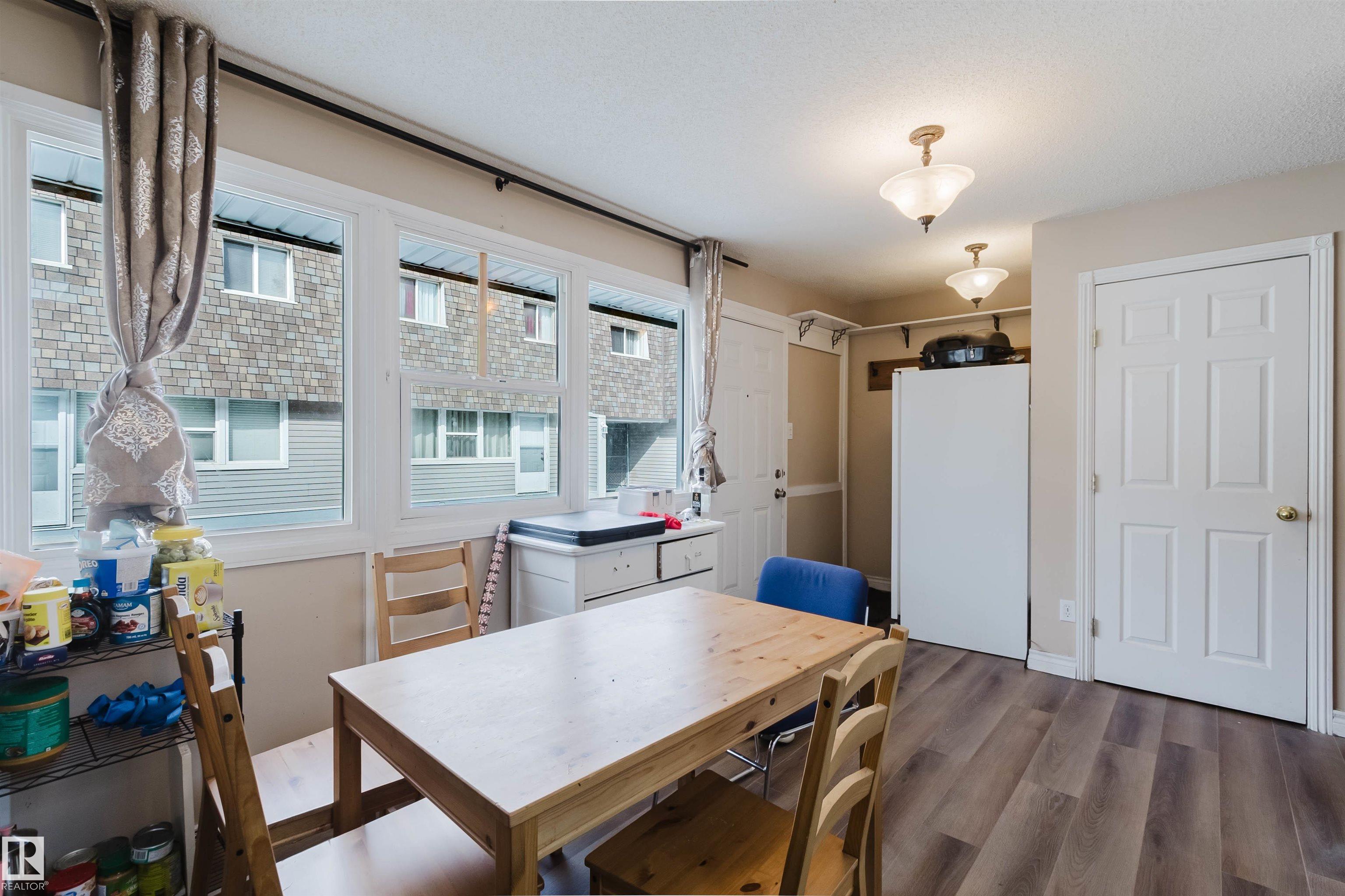 218 Village On The green NW, York, Edmonton