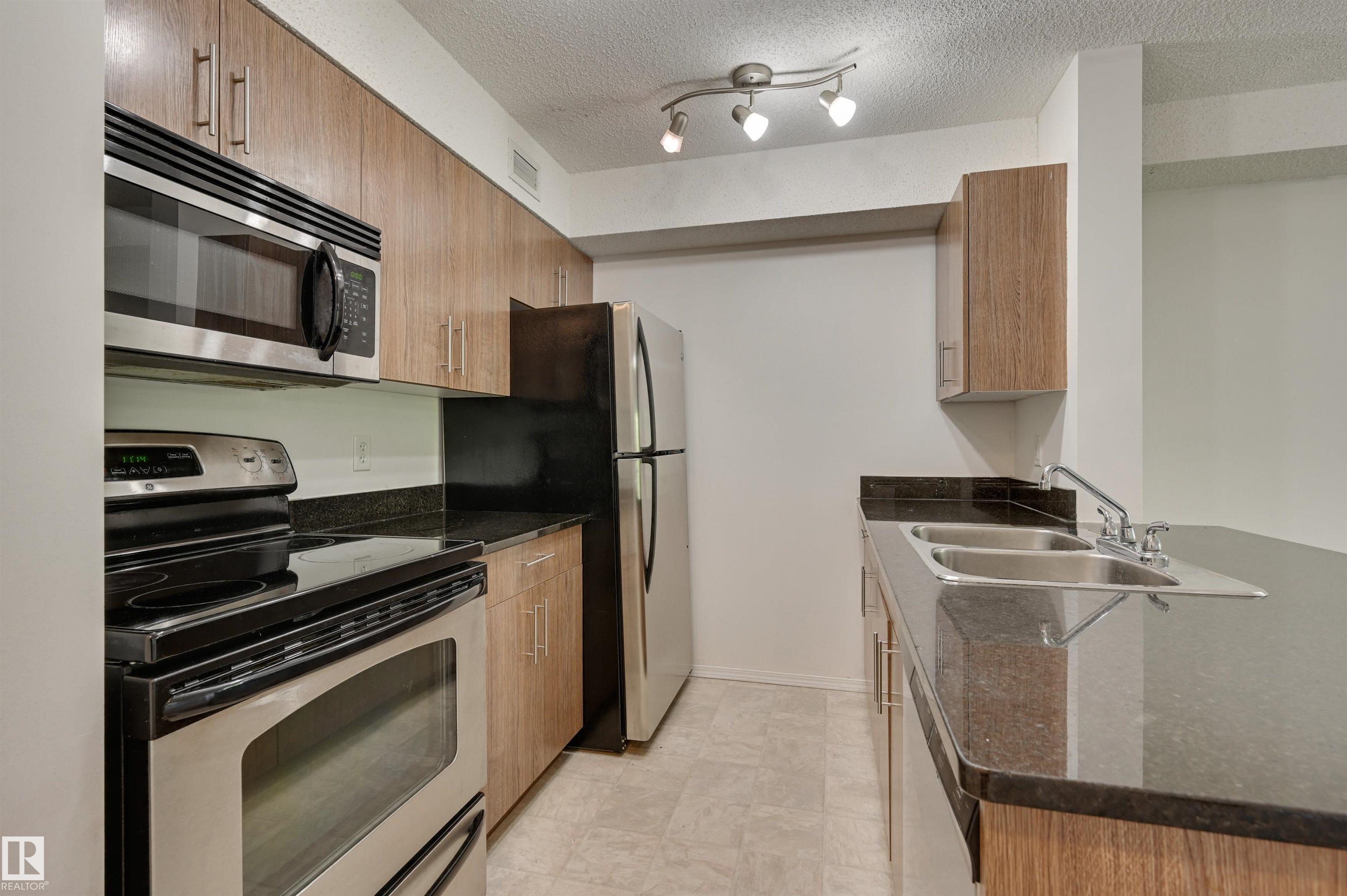 https://zimg.paragon.ice.com/ParagonImages/Property/PM/RAE/225398381/22/0/0/4f84e0ba05abfd9dd8846c9273dbcc3a/1/dd68f31fe765de260587cf74424e47bf/225398381-51480CA9-A703-44D7-BD3C-322EF366B1C4.JPG