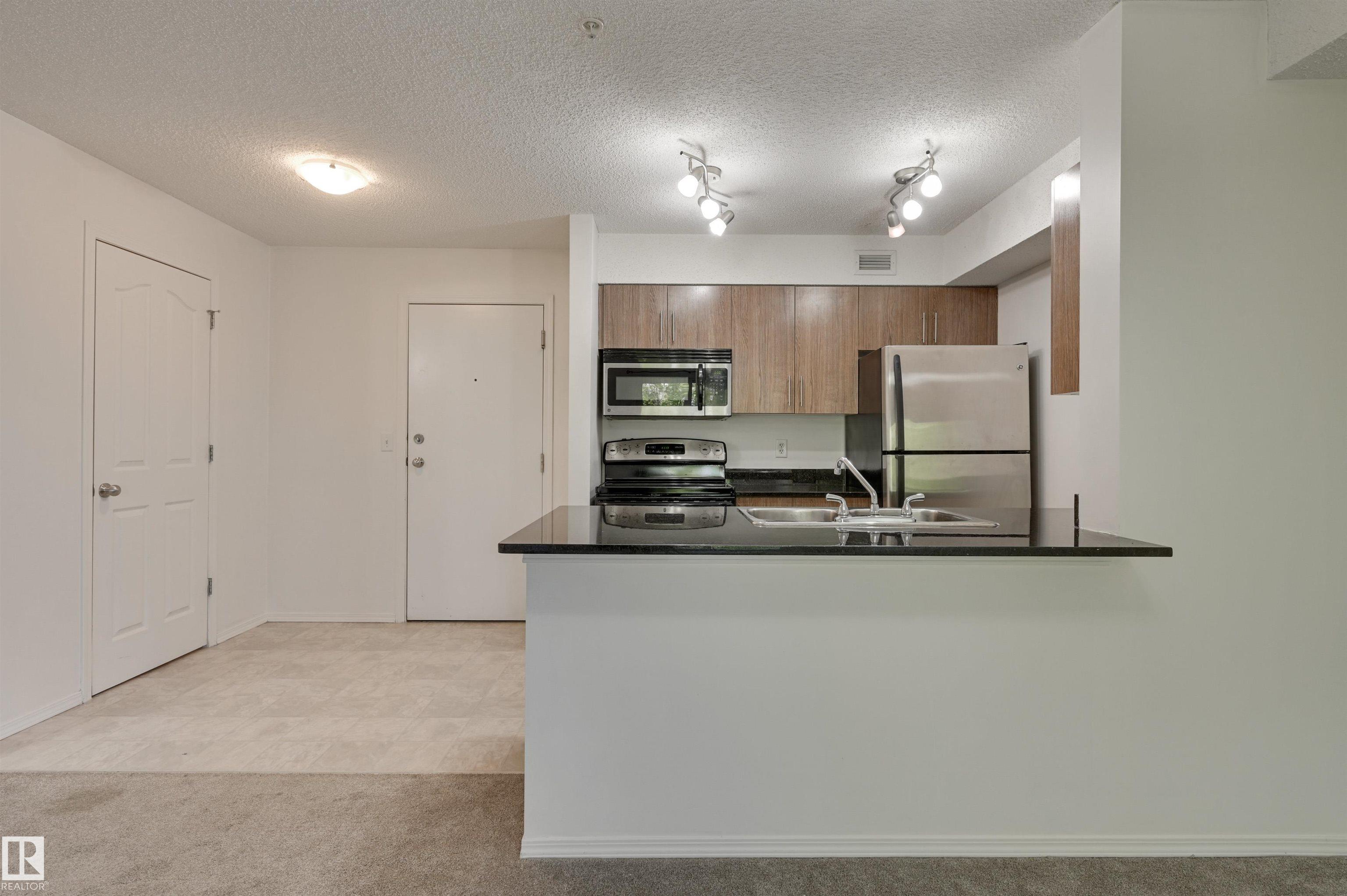 https://zimg.paragon.ice.com/ParagonImages/Property/PM/RAE/225398381/25/0/0/e3502497cc4a7703fbac6d286398f543/1/dd68f31fe765de260587cf74424e47bf/225398381-F4095E54-FF56-41B1-A6C1-256687039A80.JPG