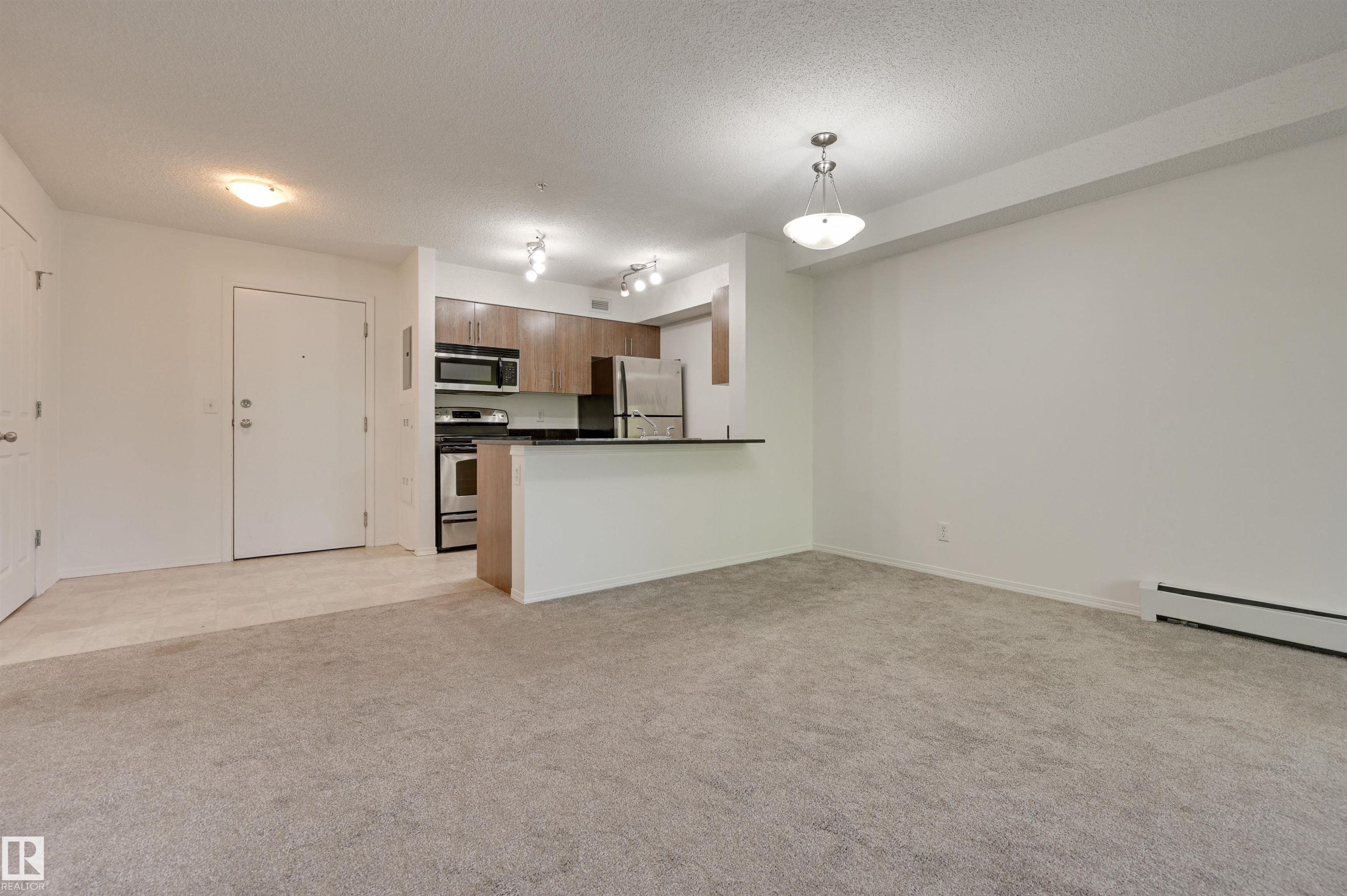 https://zimg.paragon.ice.com/ParagonImages/Property/PM/RAE/225398381/28/0/0/b9447ac987f99cc79e9ac5a45f373859/1/dd68f31fe765de260587cf74424e47bf/225398381-9271297C-0D70-4548-A1C1-AE5A446CD28E.JPG