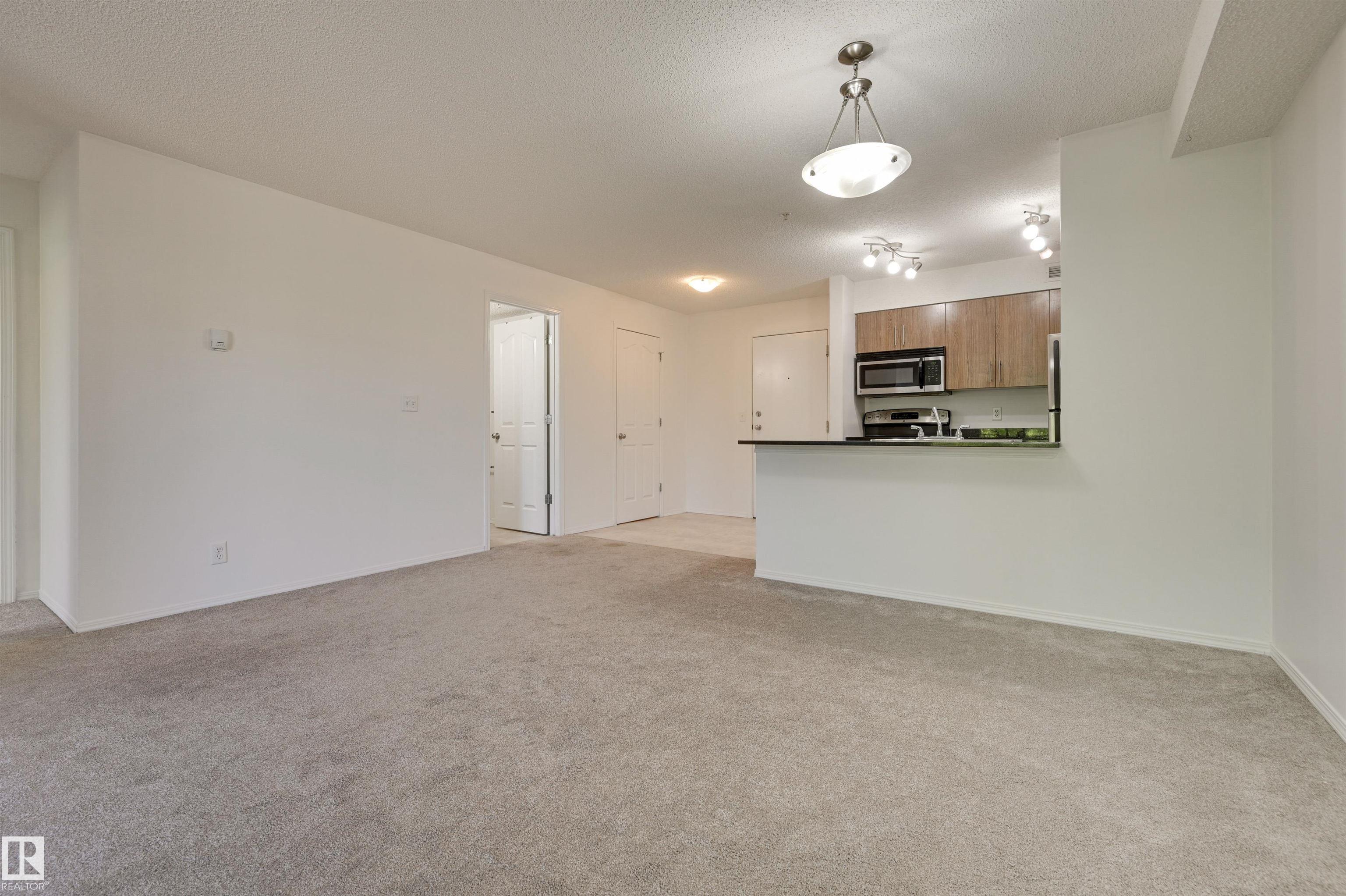https://zimg.paragon.ice.com/ParagonImages/Property/PM/RAE/225398381/29/0/0/30eaeb4581cfc2f0a355b8e4a210223a/1/dd68f31fe765de260587cf74424e47bf/225398381-5736B0A9-A337-4D73-8C20-1CC8755D7A00.JPG