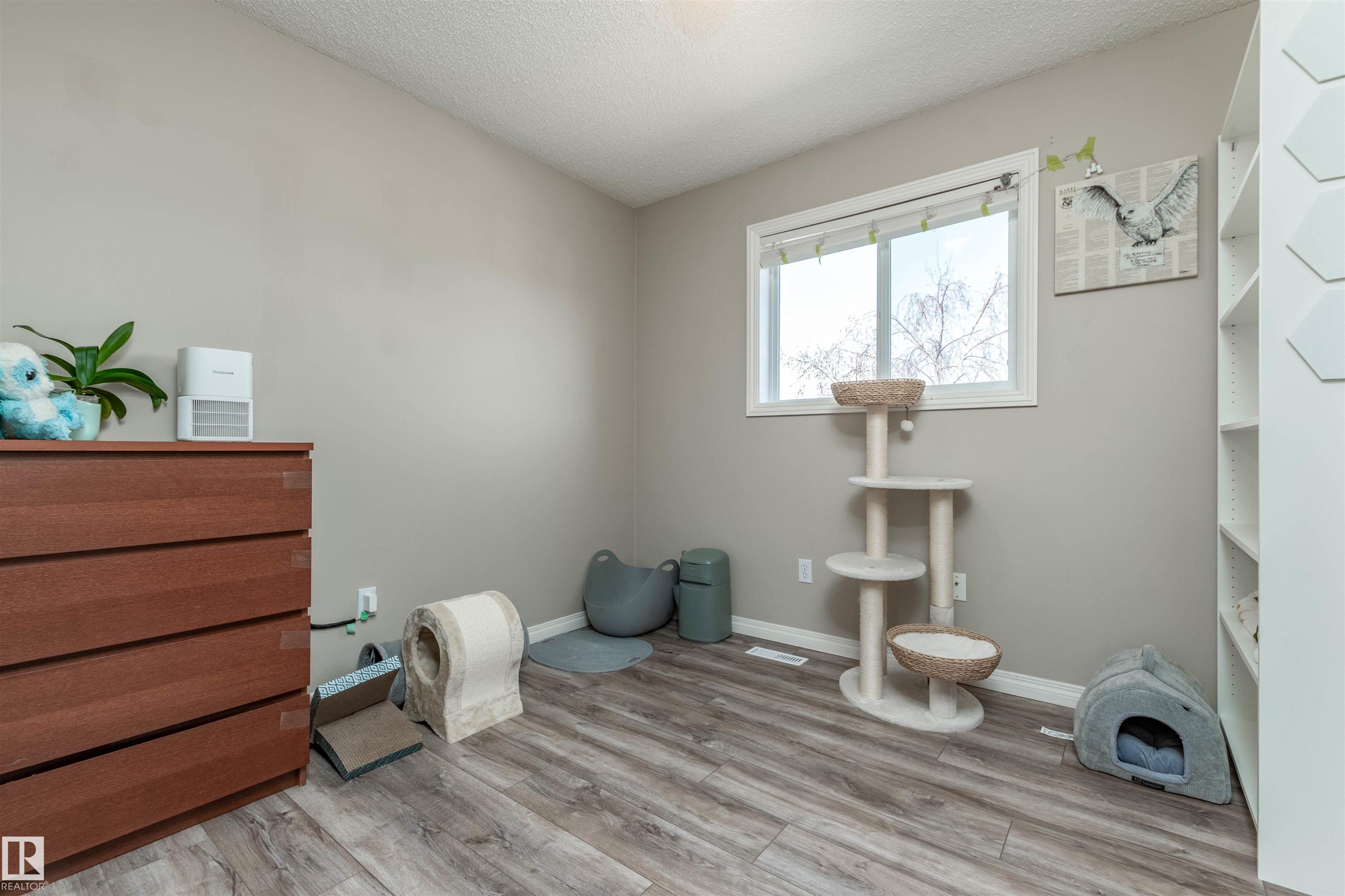 https://zimg.paragon.ice.com/ParagonImages/Property/PM/RAE/225398391/21/0/0/f517b66c78884acb2c88fe1d127066ca/1/ca31f3c28e41b32890844c215f28a5ba/225398391-6b41d7b9-7c9c-4b79-a2a9-2ce52a19828d.JPG