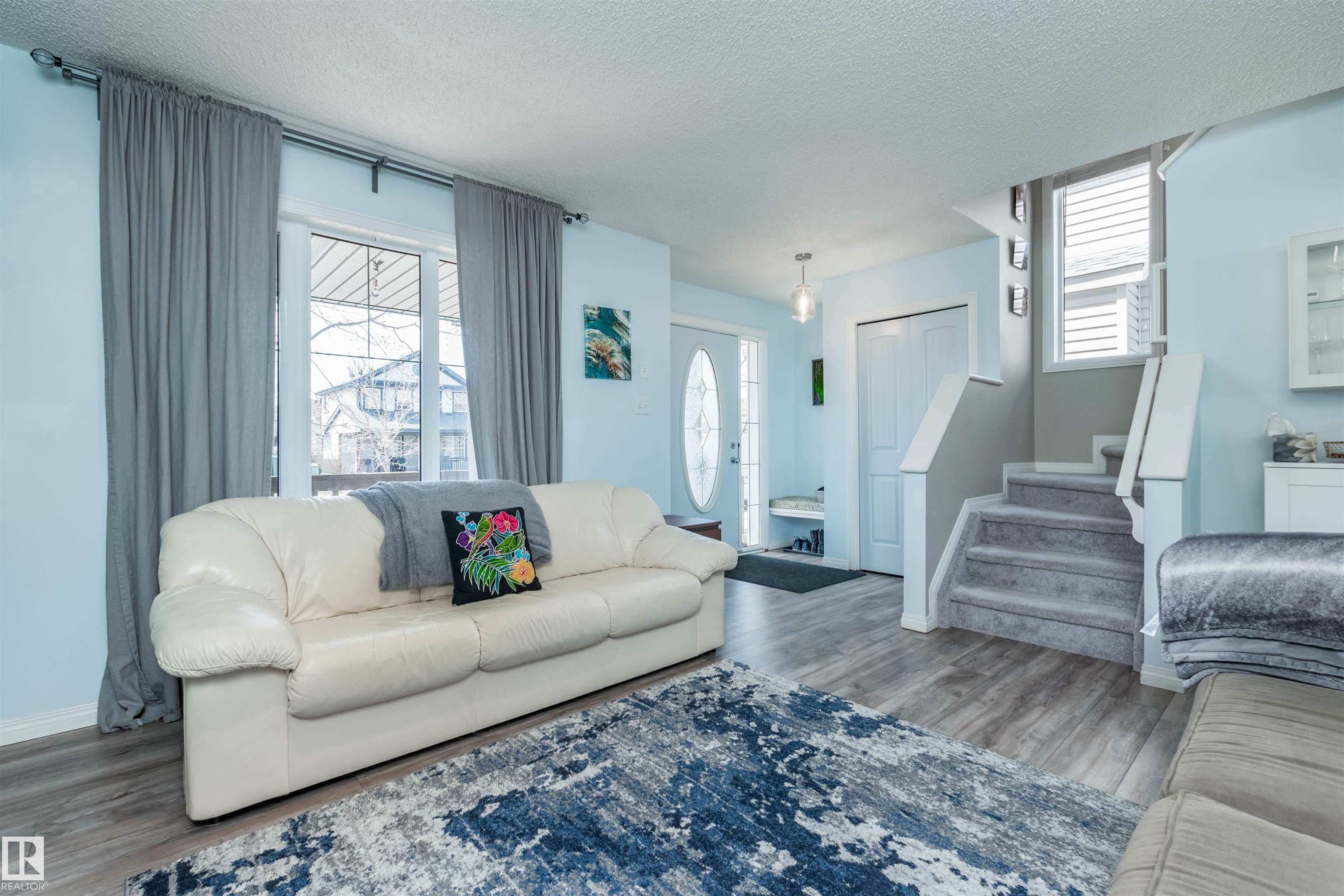 Picture for 12204 18 AV SW