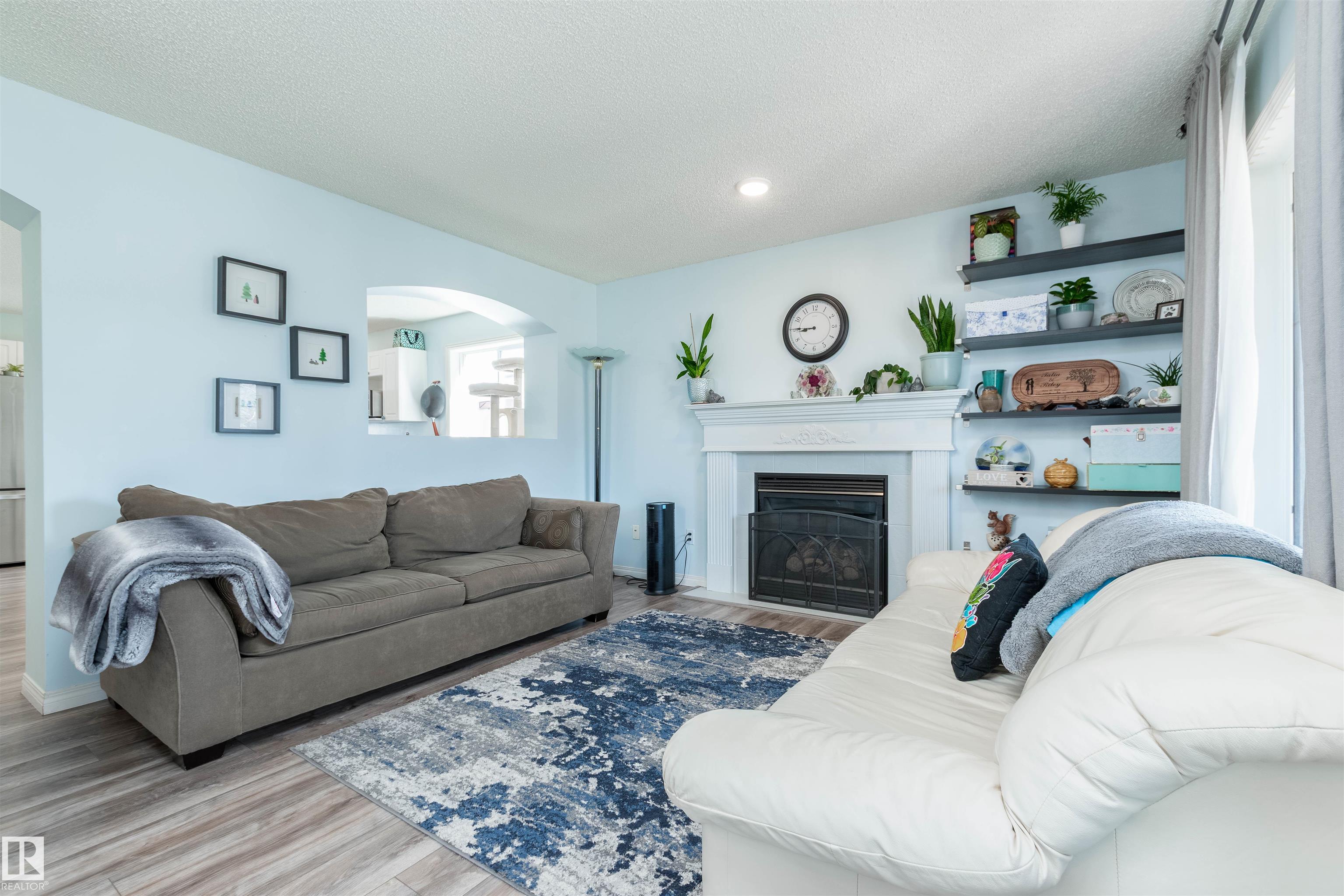 Picture for 12204 18 AV SW