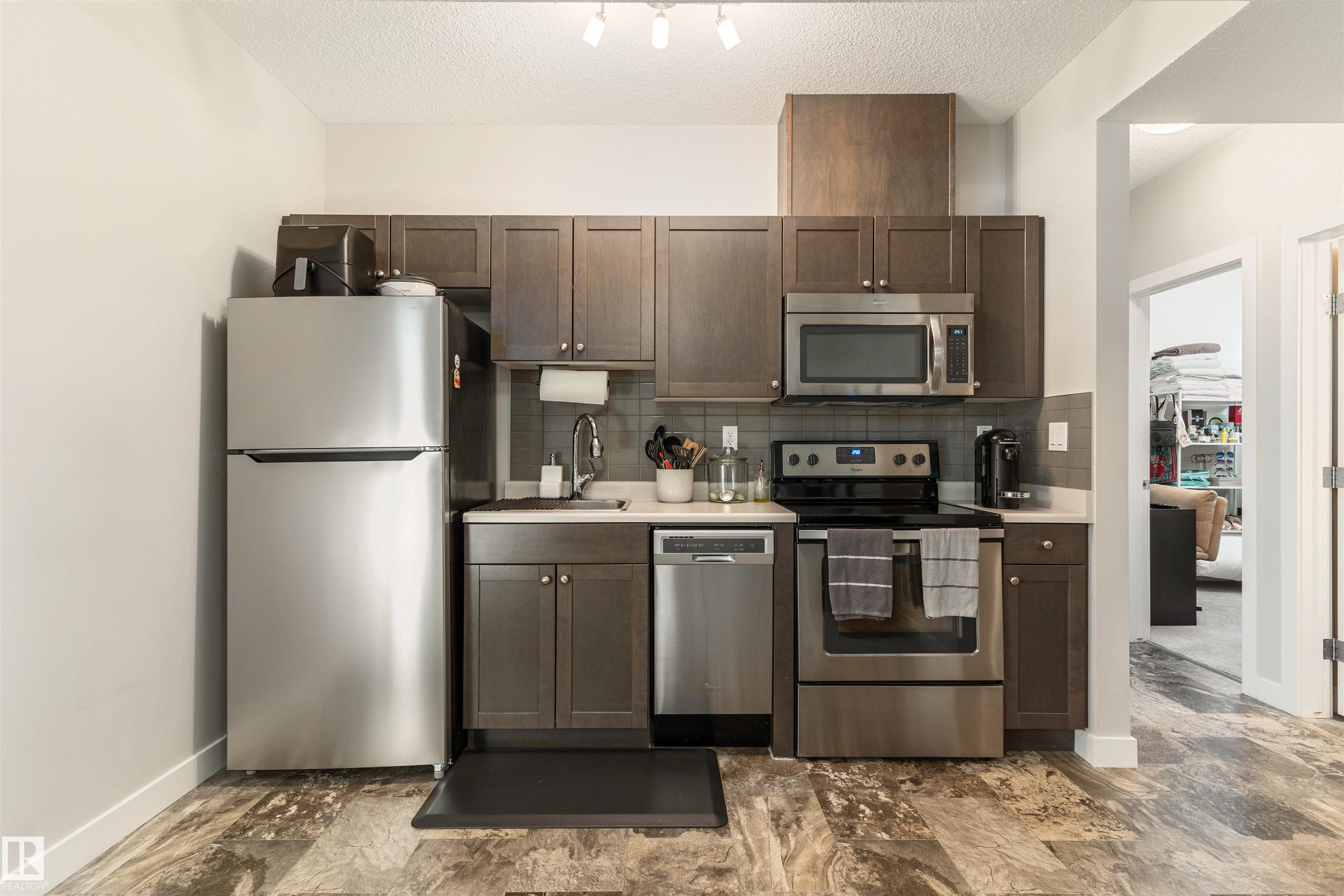 https://zimg.paragon.ice.com/ParagonImages/Property/PM/RAE/225398392/36/0/0/c86e1cd07038644b02d39c03e4a92cfa/1/99b6c8d11738e9a59b223b70464bd06c/225398392-d7ca24eb-8728-4ad0-a78e-39bff6500b54.JPG