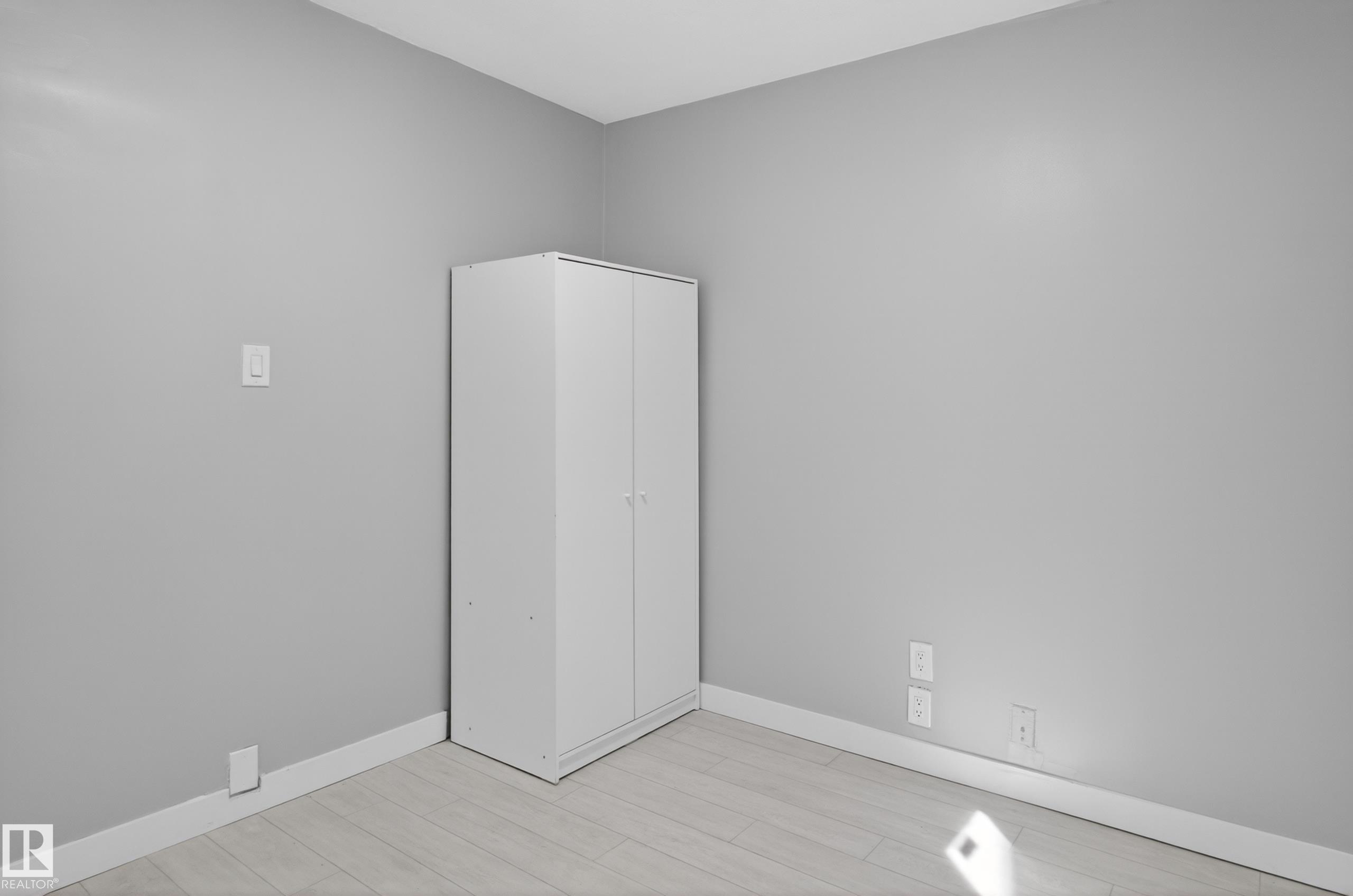 https://zimg.paragon.ice.com/ParagonImages/Property/PM/RAE/225398402/20/0/0/cf8f98bfcb4e88be7801ae63339faf6a/1/22c39aea9719be569fb334da1d9d4fd9/225398402-d27cc1fc-d8f9-4863-ac14-f3dcdebcb04a.JPG