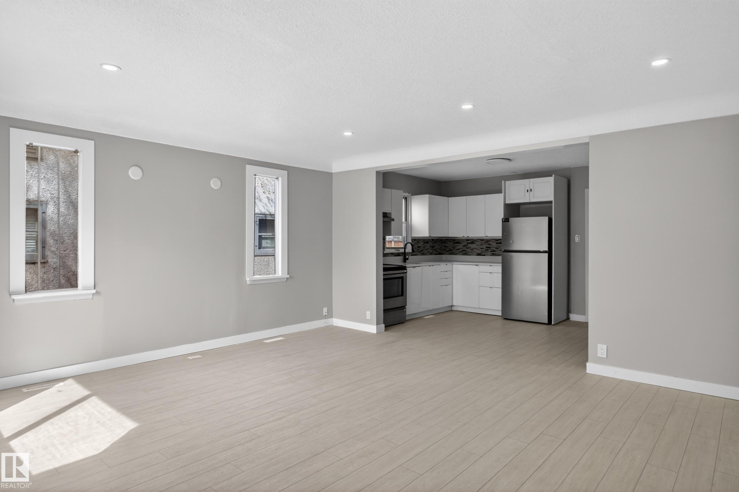 https://zimg.paragon.ice.com/ParagonImages/Property/PM/RAE/225398402/30/0/0/5bca1712d217b673c13e7b8405f1d444/1/22c39aea9719be569fb334da1d9d4fd9/225398402-a89b25d5-57fe-4ab4-91ea-dc96d51a3863.JPG