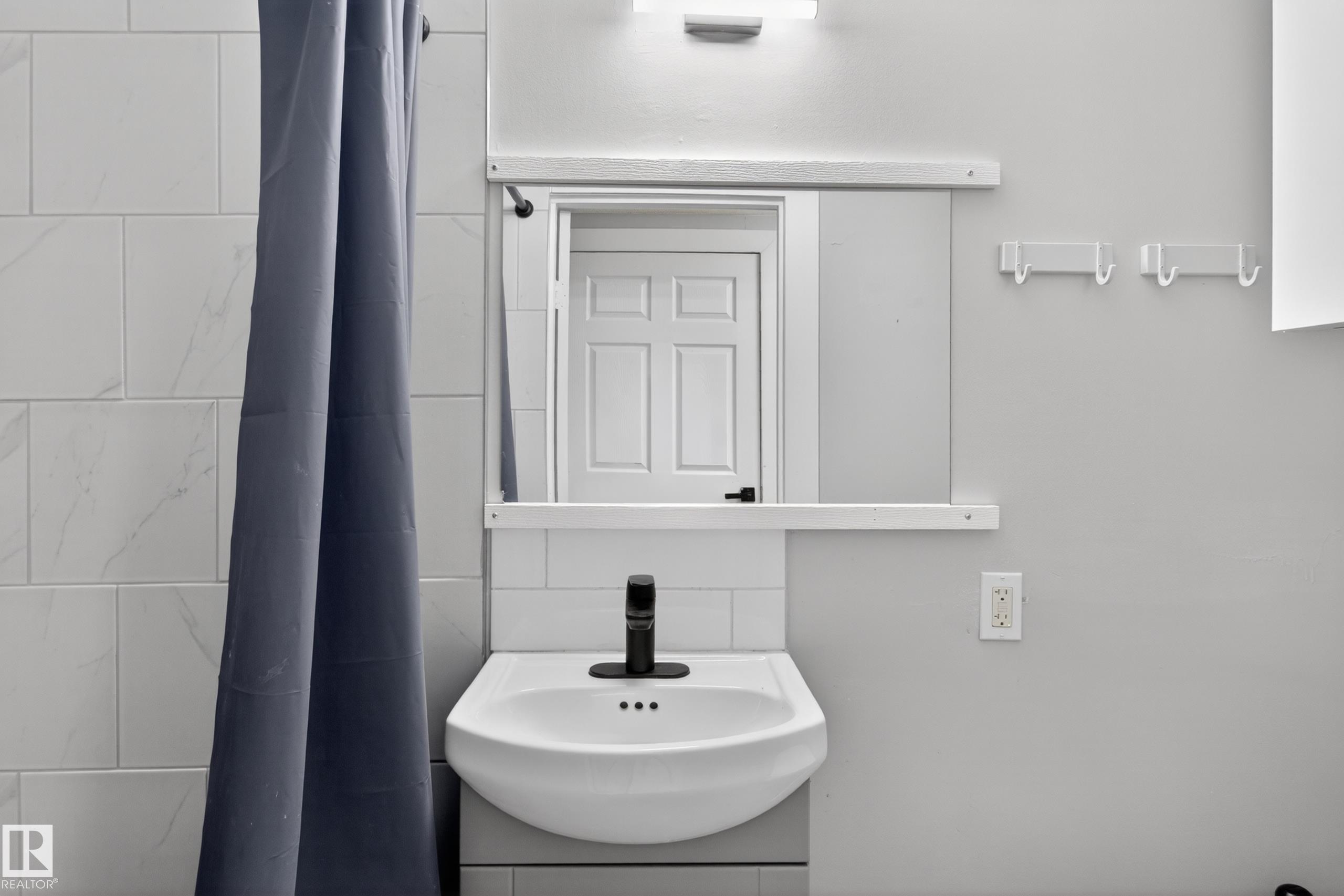 https://zimg.paragon.ice.com/ParagonImages/Property/PM/RAE/225398402/35/0/0/cf1cc1ea05472930071de81ace351edd/1/22c39aea9719be569fb334da1d9d4fd9/225398402-b0d33039-9c20-400f-9c54-67ded8a01204.JPG