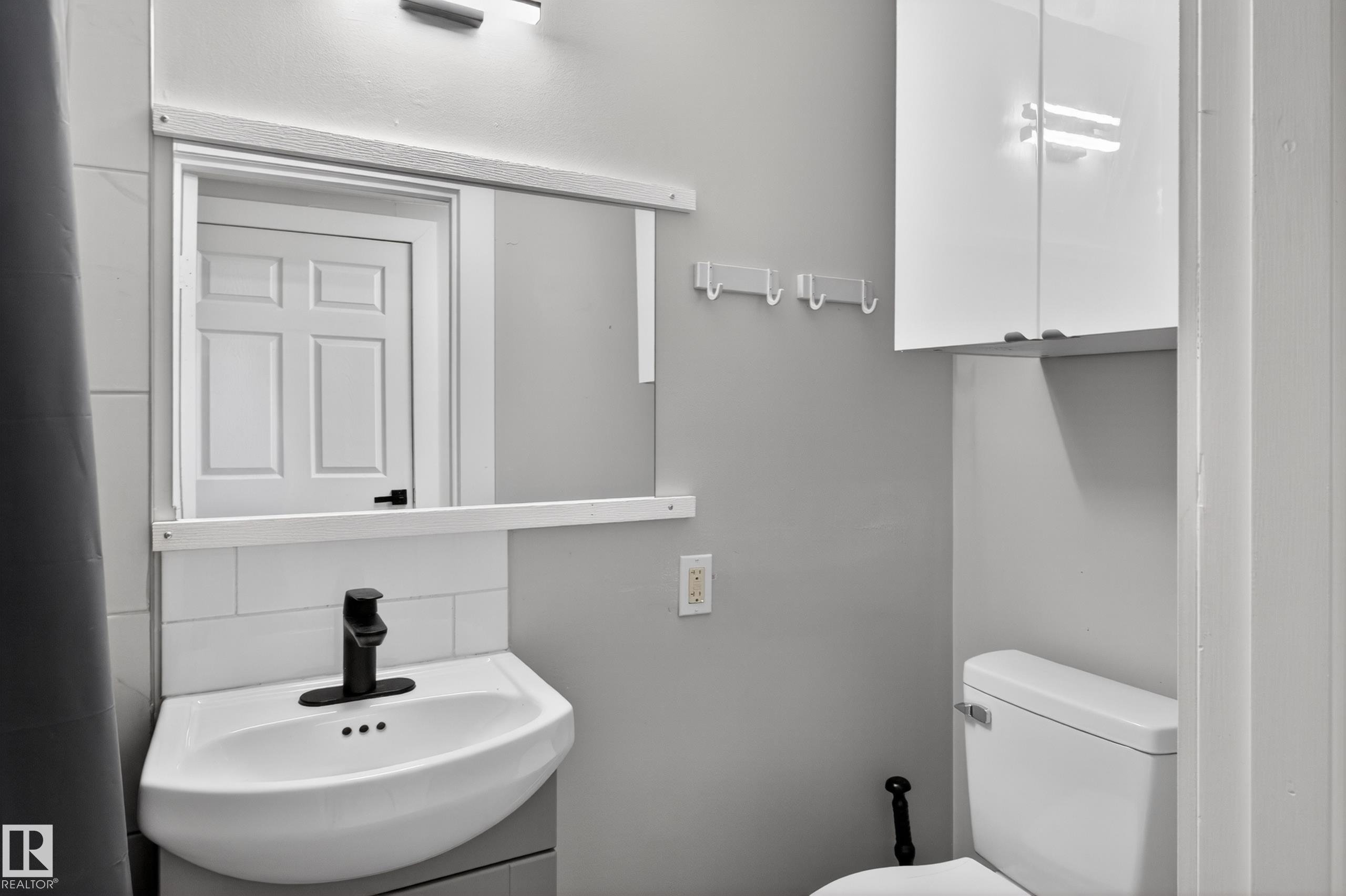 https://zimg.paragon.ice.com/ParagonImages/Property/PM/RAE/225398402/36/0/0/a8d03f8989f6156ddb0d6e157fe7015b/1/22c39aea9719be569fb334da1d9d4fd9/225398402-9e9def7c-4d61-4388-bbbd-9435c5c2b204.JPG