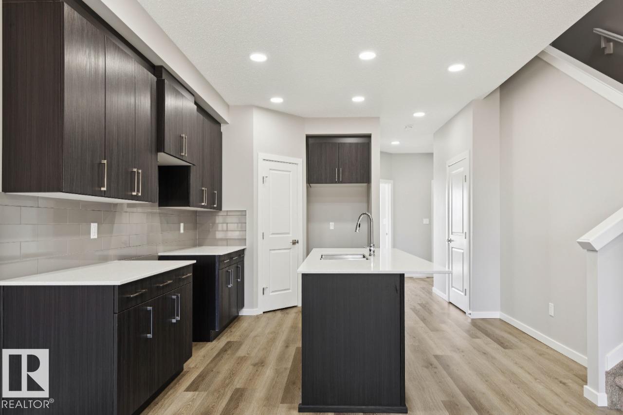 https://zimg.paragon.ice.com/ParagonImages/Property/PM/RAE/225398405/8/0/0/398a23b8a9d89f68b07f27e3f2b32227/1/76700d013af143f8cb81611135ade744/225398405-4382be5b-53e1-4f7f-aef3-c41bad11bfc8.JPG