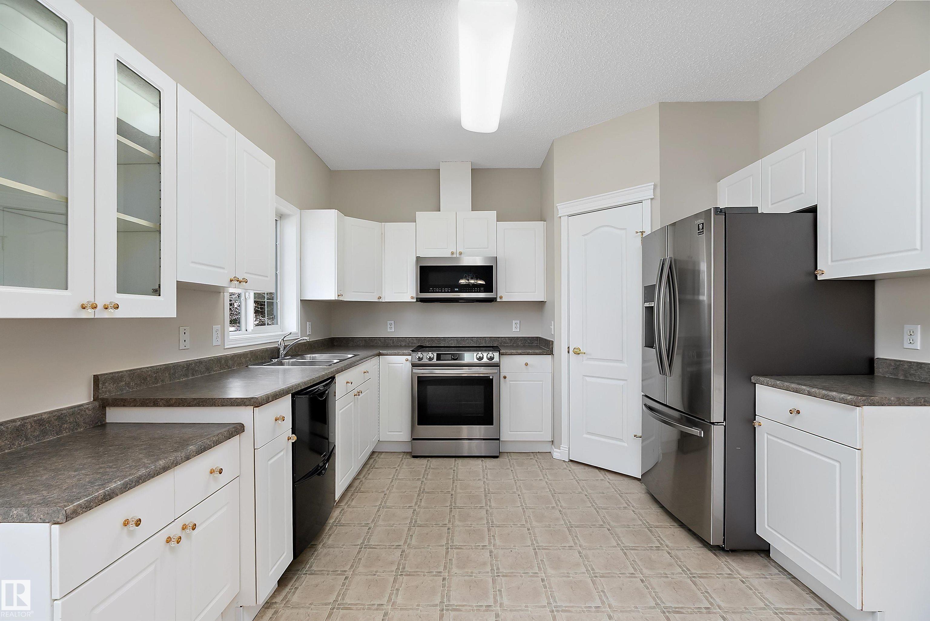 Photo 12 at 4 - 1780 Glastonbury Boulevard NW, Glastonbury, Edmonton
