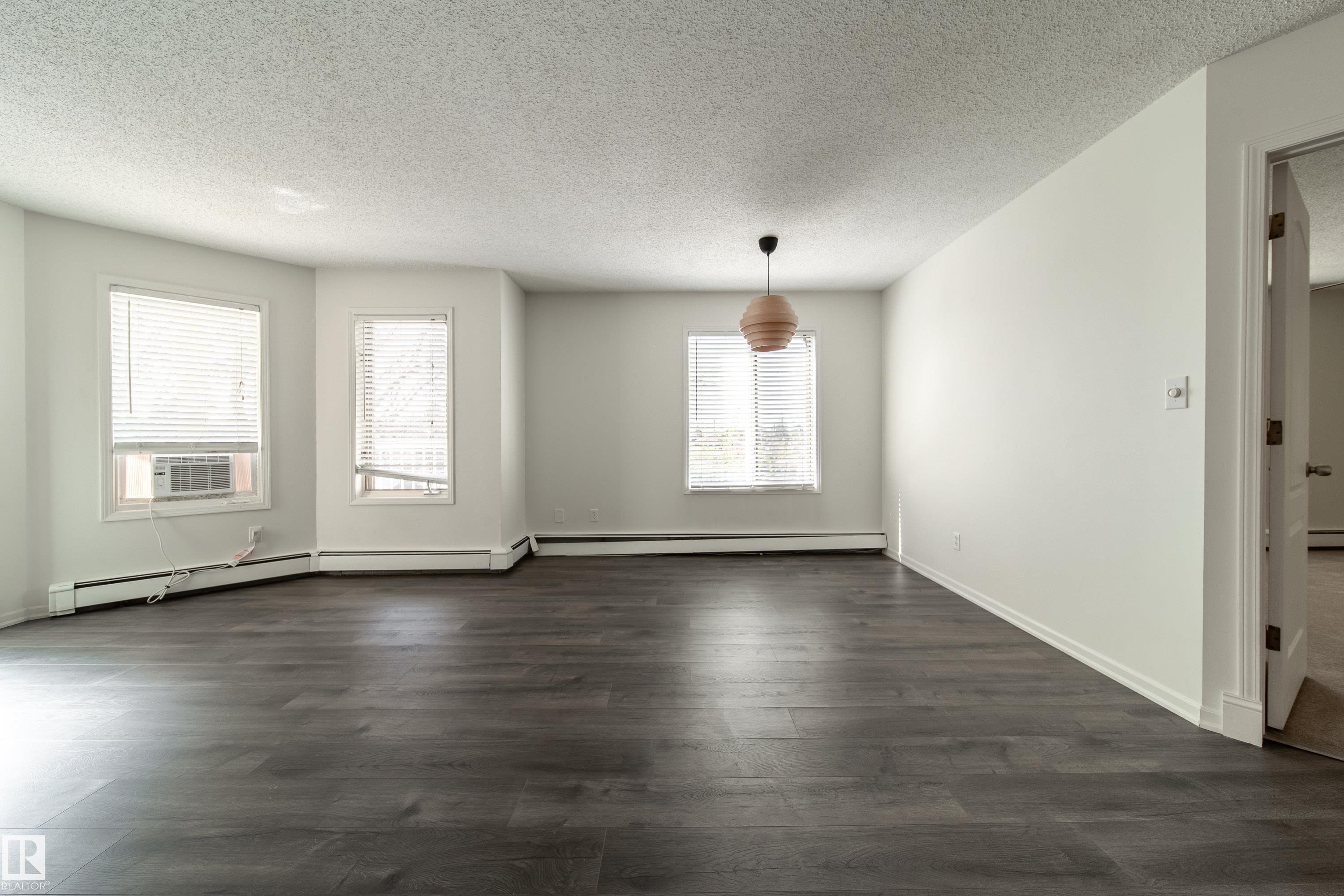 Photo 12 at 302 - 9138 83 Avenue NW, Bonnie Doon, Edmonton