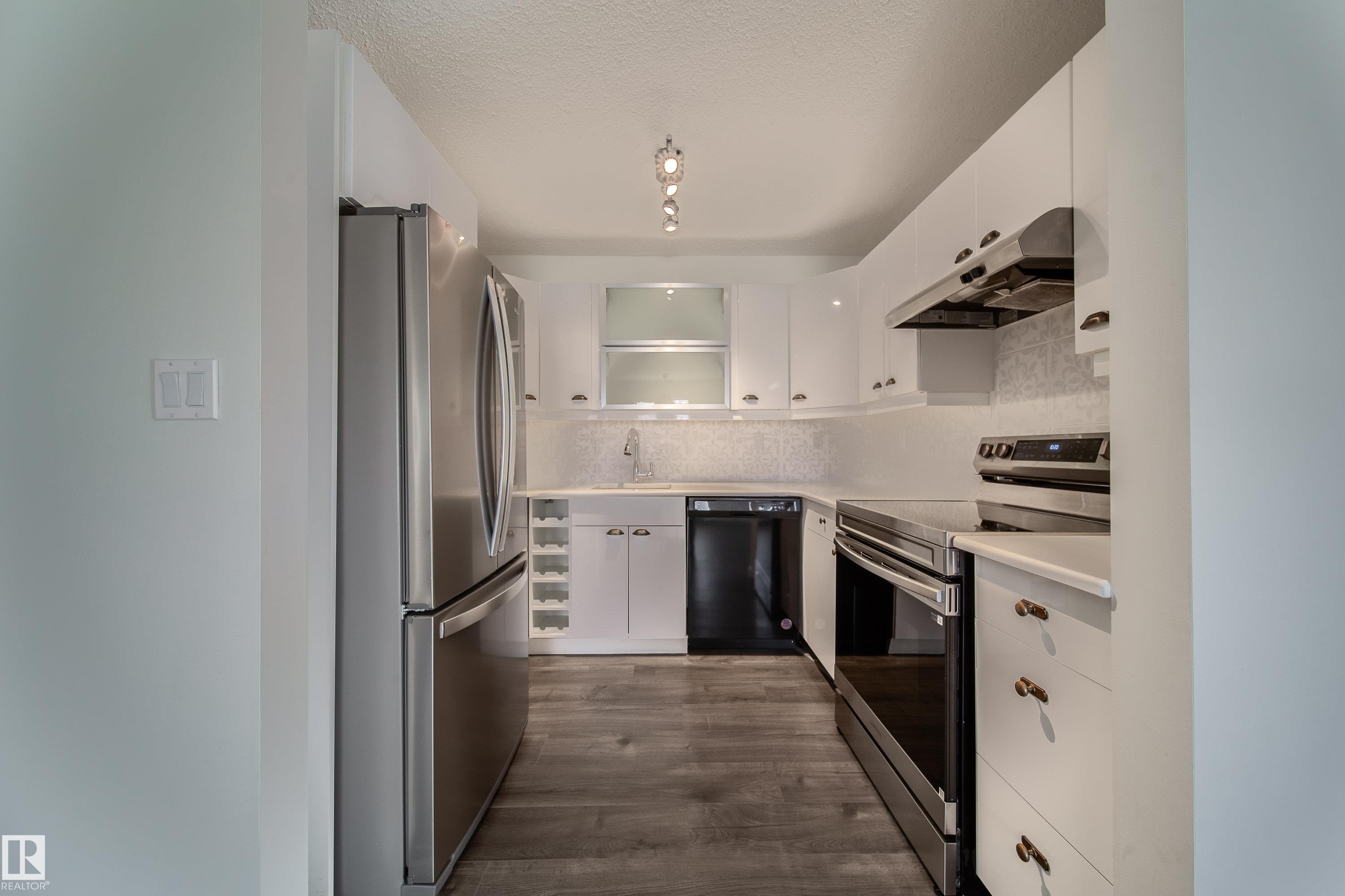 Photo 6 at 302 - 9138 83 Avenue NW, Bonnie Doon, Edmonton