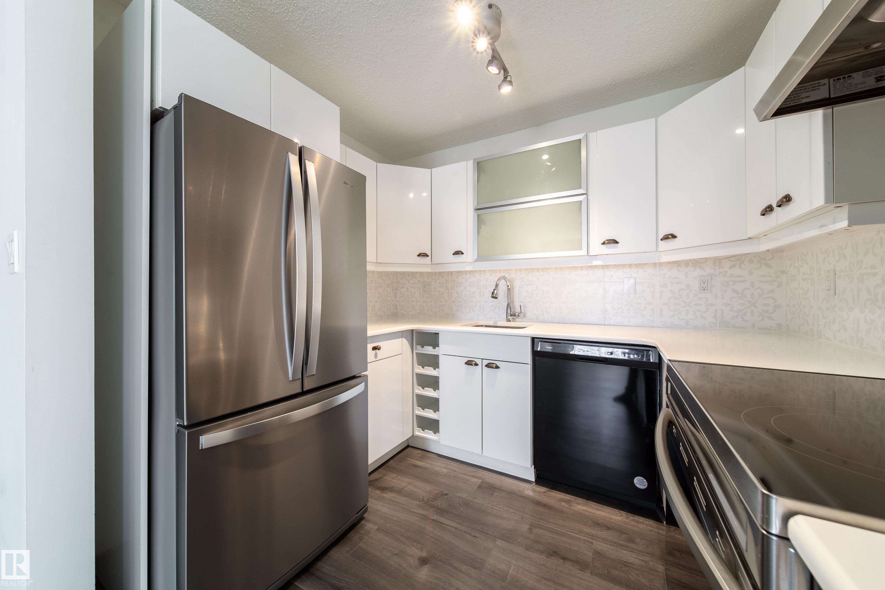 Photo 7 at 302 - 9138 83 Avenue NW, Bonnie Doon, Edmonton