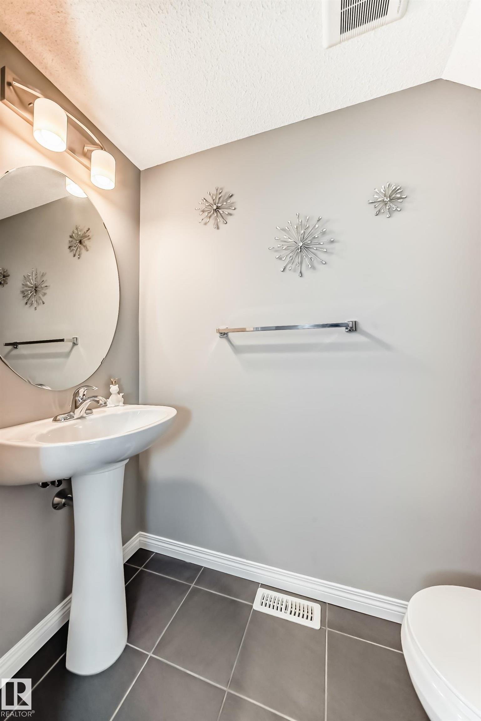 https://zimg.paragon.ice.com/ParagonImages/Property/PM/RAE/225398419/21/0/0/ec7b03d145f5e5f7a52adaef9754a49e/1/29c70483d2e16368a0d033d9fb4294a7/225398419-DBC06DD7-97D8-459C-BDA1-3353BE63B33B.JPG