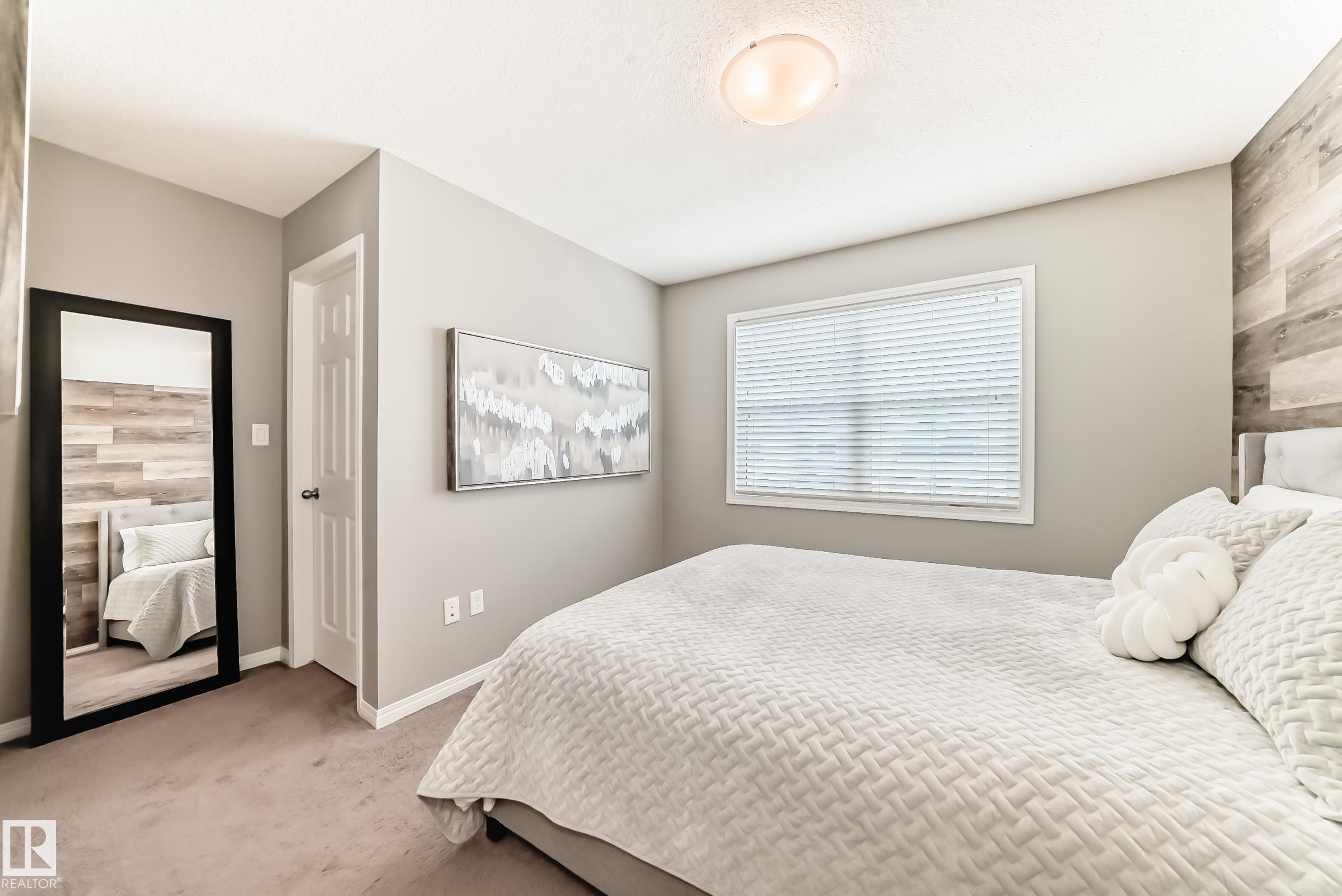 https://zimg.paragon.ice.com/ParagonImages/Property/PM/RAE/225398419/26/0/0/cbd76043be09258578e14efaf5ac8327/1/29c70483d2e16368a0d033d9fb4294a7/225398419-01E25508-B502-40F6-AF2F-E4BE15F82375.JPG