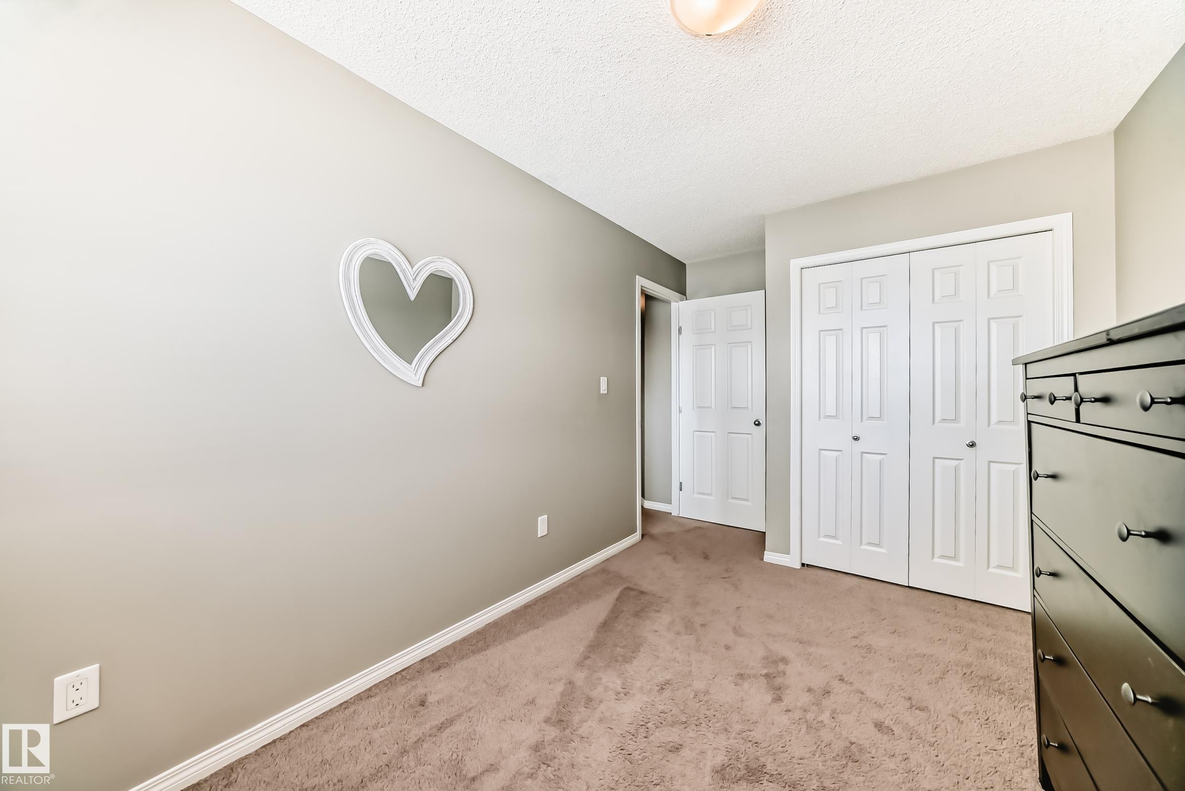 https://zimg.paragon.ice.com/ParagonImages/Property/PM/RAE/225398419/32/0/0/1db710c829c539cfe1d36737eccd6d07/1/29c70483d2e16368a0d033d9fb4294a7/225398419-2191ADCA-6E05-4002-BA46-6DDDEA4C5C70.JPG