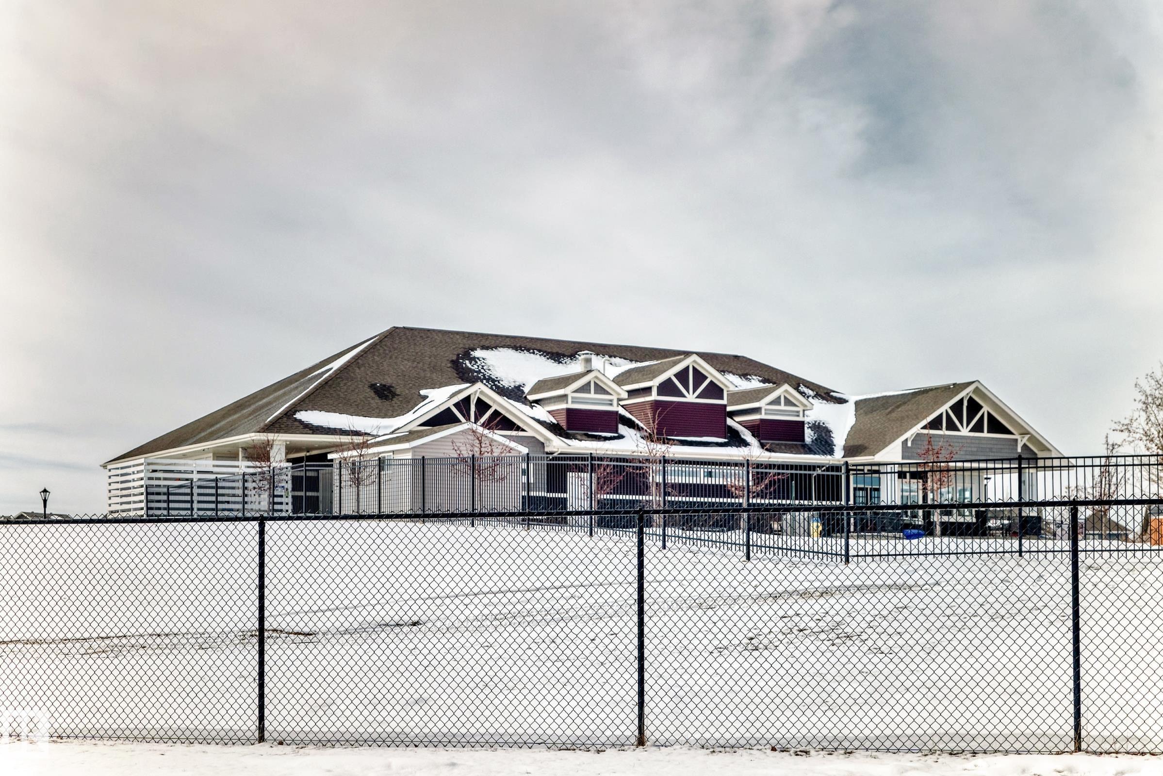 https://zimg.paragon.ice.com/ParagonImages/Property/PM/RAE/225398419/47/0/0/309286d435acd884d8f3553e6f7f22b7/1/29c70483d2e16368a0d033d9fb4294a7/225398419-F83D1B23-C872-40C5-A7BC-9A0EB57A8972.JPG