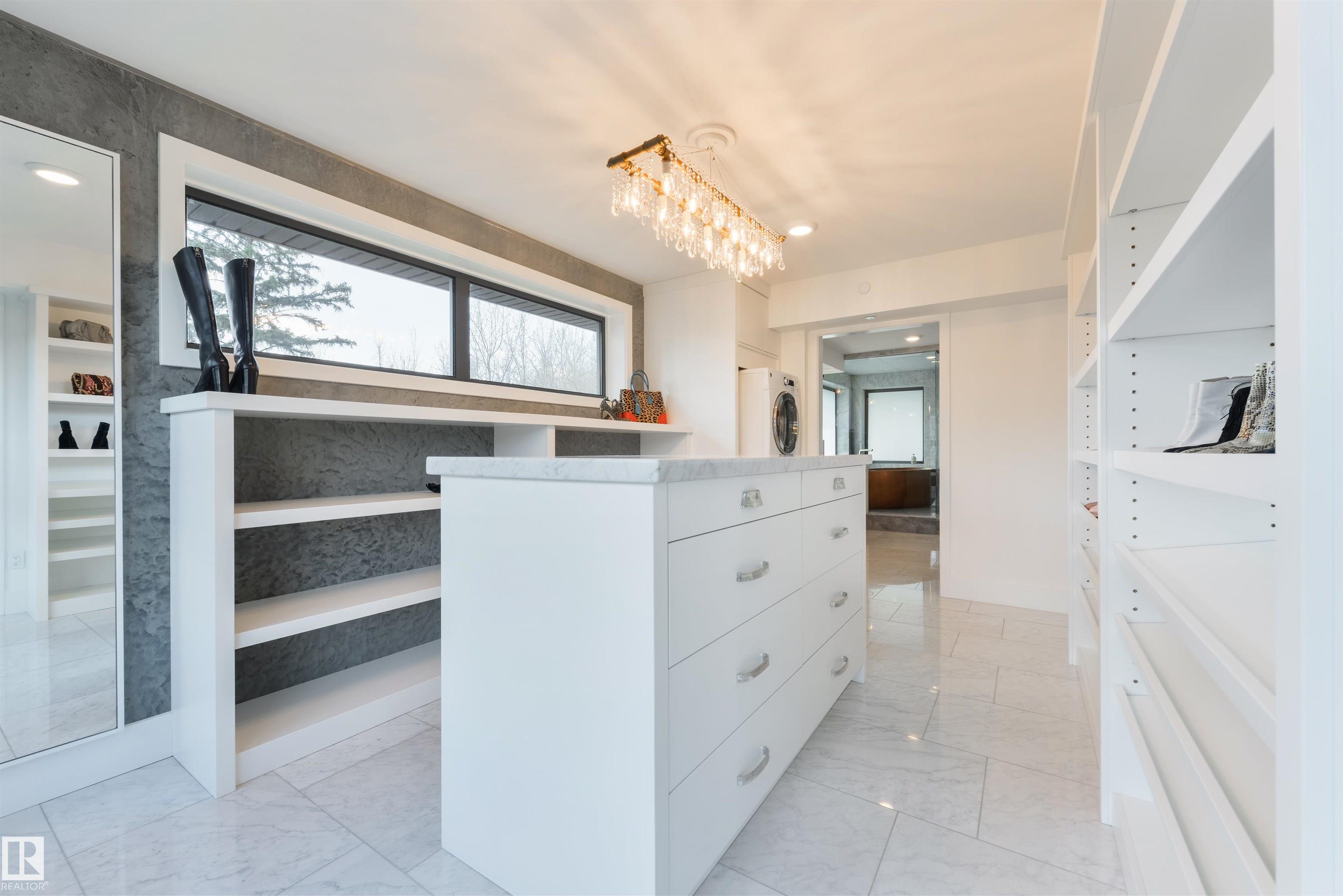 https://zimg.paragon.ice.com/ParagonImages/Property/PM/RAE/225398427/20/0/0/823395290cc4b763f0635b73d5a29121/1/012db6d60516b3adecad9185fd5d097b/225398427-1CD0F455-CB7A-40B1-B89D-B1036671E93C.JPG