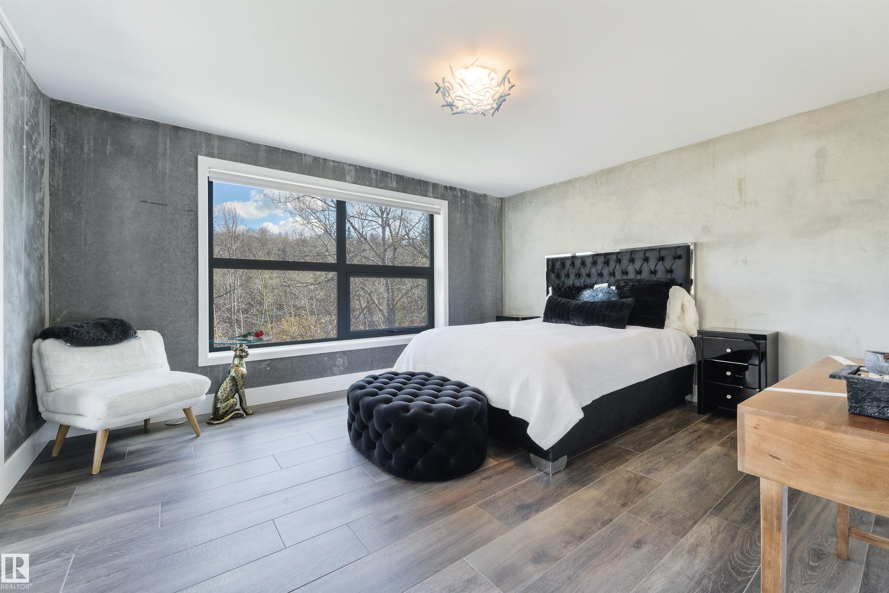 https://zimg.paragon.ice.com/ParagonImages/Property/PM/RAE/225398427/26/0/0/c725235c92c91cad0bac83a2c7cbcede/1/012db6d60516b3adecad9185fd5d097b/225398427-A3C44E66-33BA-4612-B231-63D1E485C609.JPG