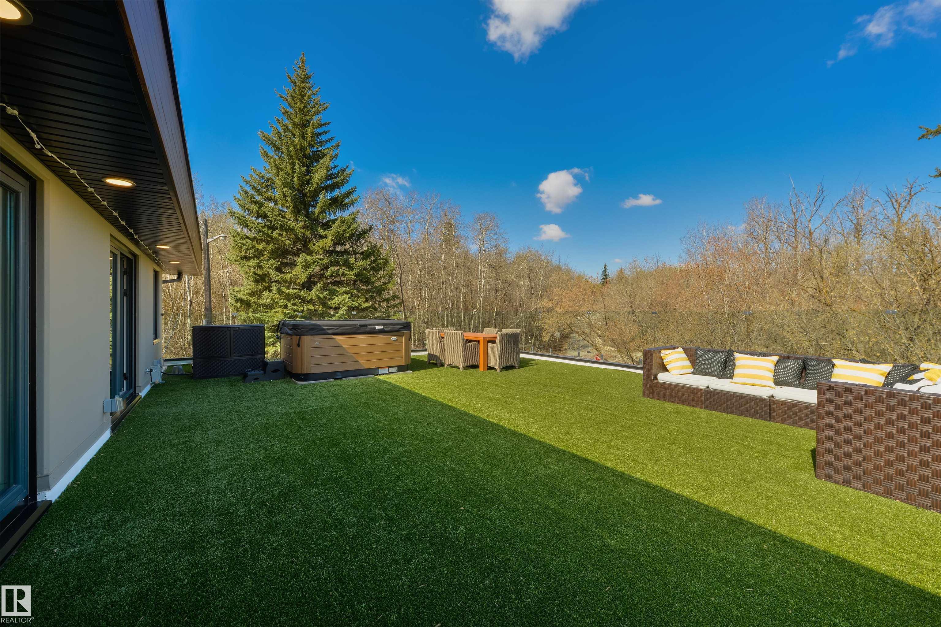 https://zimg.paragon.ice.com/ParagonImages/Property/PM/RAE/225398427/32/0/0/1a7b326ae4ce33aaa8e94b30ae1df6db/1/012db6d60516b3adecad9185fd5d097b/225398427-8DC44895-029B-47E2-B430-543BA2712A7D.JPG