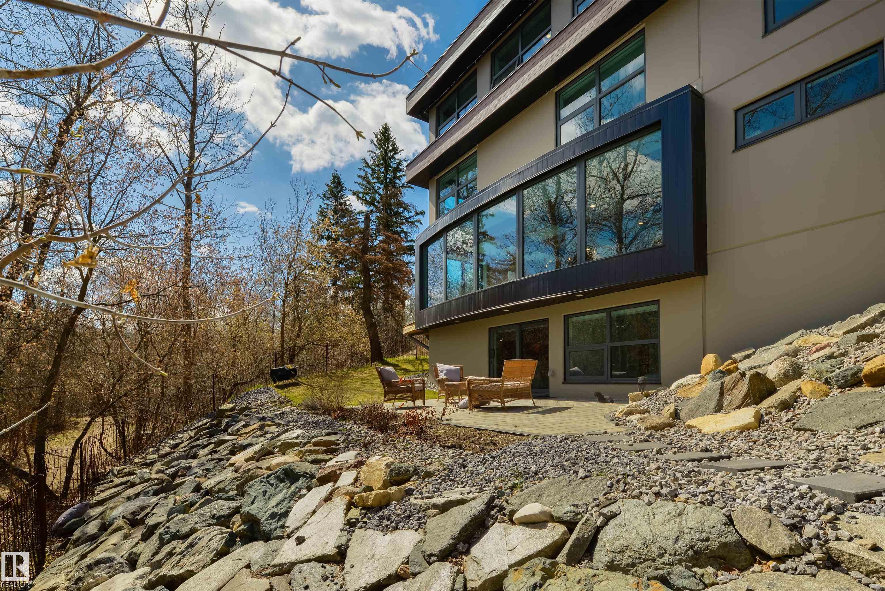 https://zimg.paragon.ice.com/ParagonImages/Property/PM/RAE/225398427/51/0/0/1c45ce748b2e1cc3389acbe9483906c5/1/012db6d60516b3adecad9185fd5d097b/225398427-BC55CA40-0EEB-43FD-ADEA-1D1BADBB262D.JPG