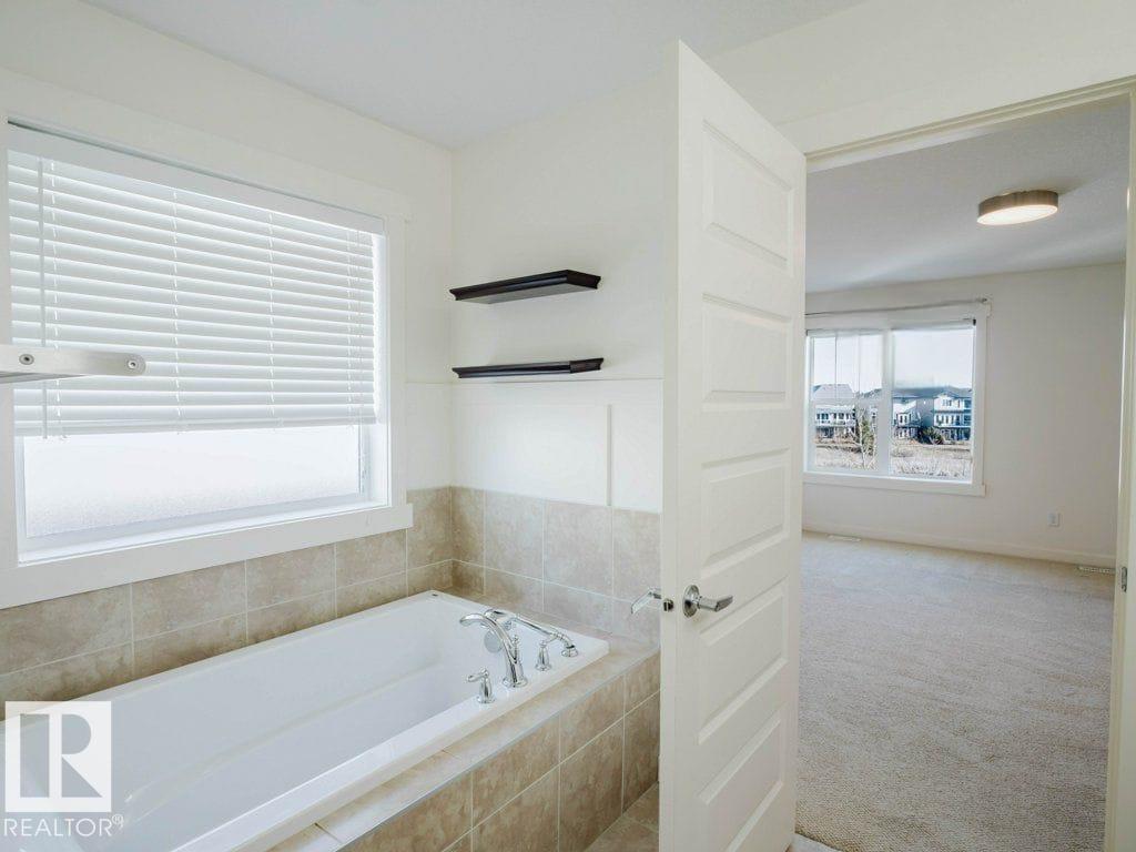 https://zimg.paragon.ice.com/ParagonImages/Property/PM/RAE/225398434/26/0/0/91e335fa6f18fb8ac88f3a64e33b5709/1/1f1e11e3435ea277174cd4760730cdbc/225398434-ad544faf-0ac4-43af-a4eb-7ac3f3621ec1.JPG