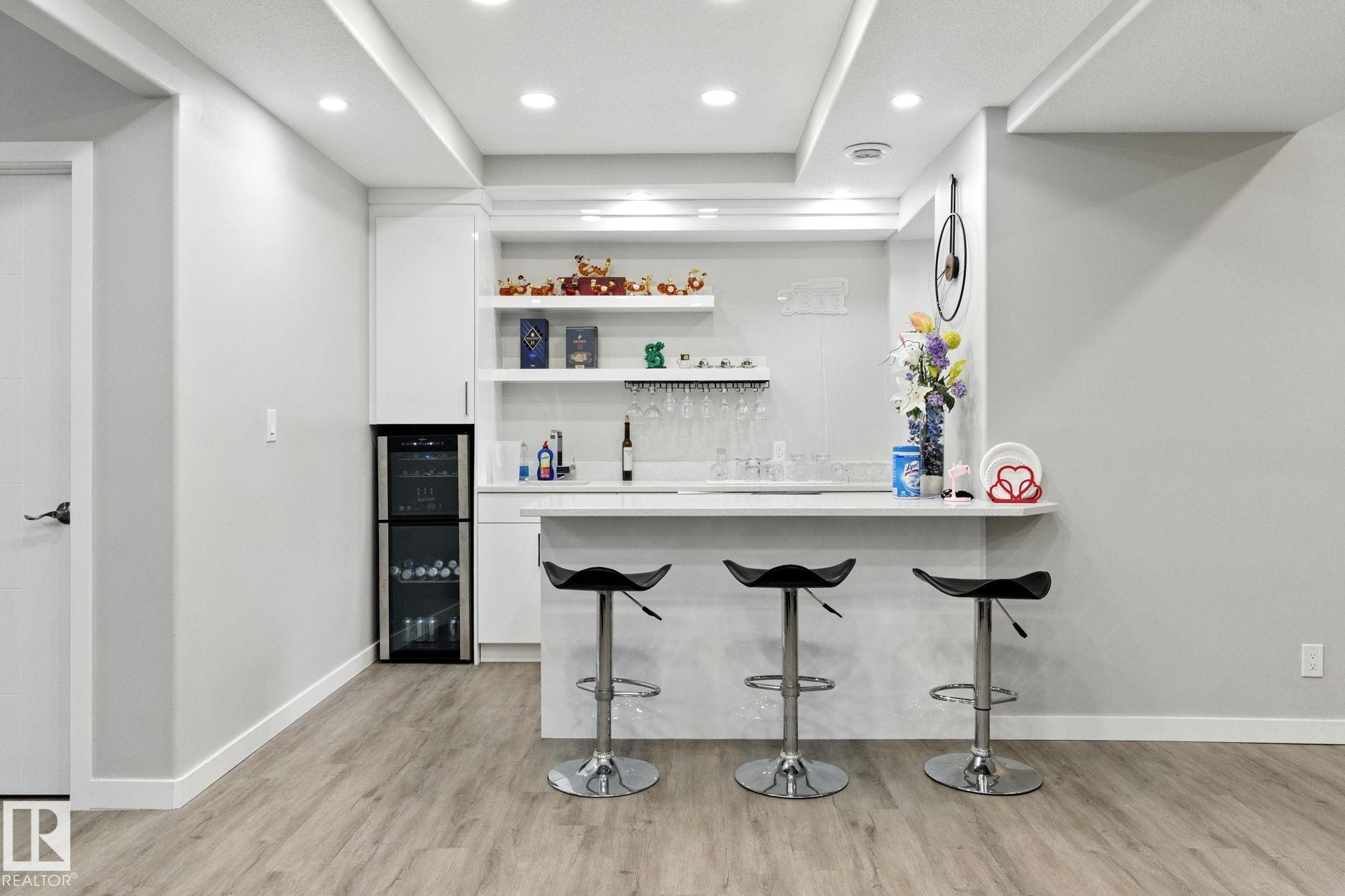 https://zimg.paragon.ice.com/ParagonImages/Property/PM/RAE/225398442/32/0/0/787634811e4900703eede795b10c4ed2/1/7eb10eddc7c9606716392f473a3815a8/225398442-AF1E0C44-74A0-49A3-8B74-6DAE02C772DC.JPG