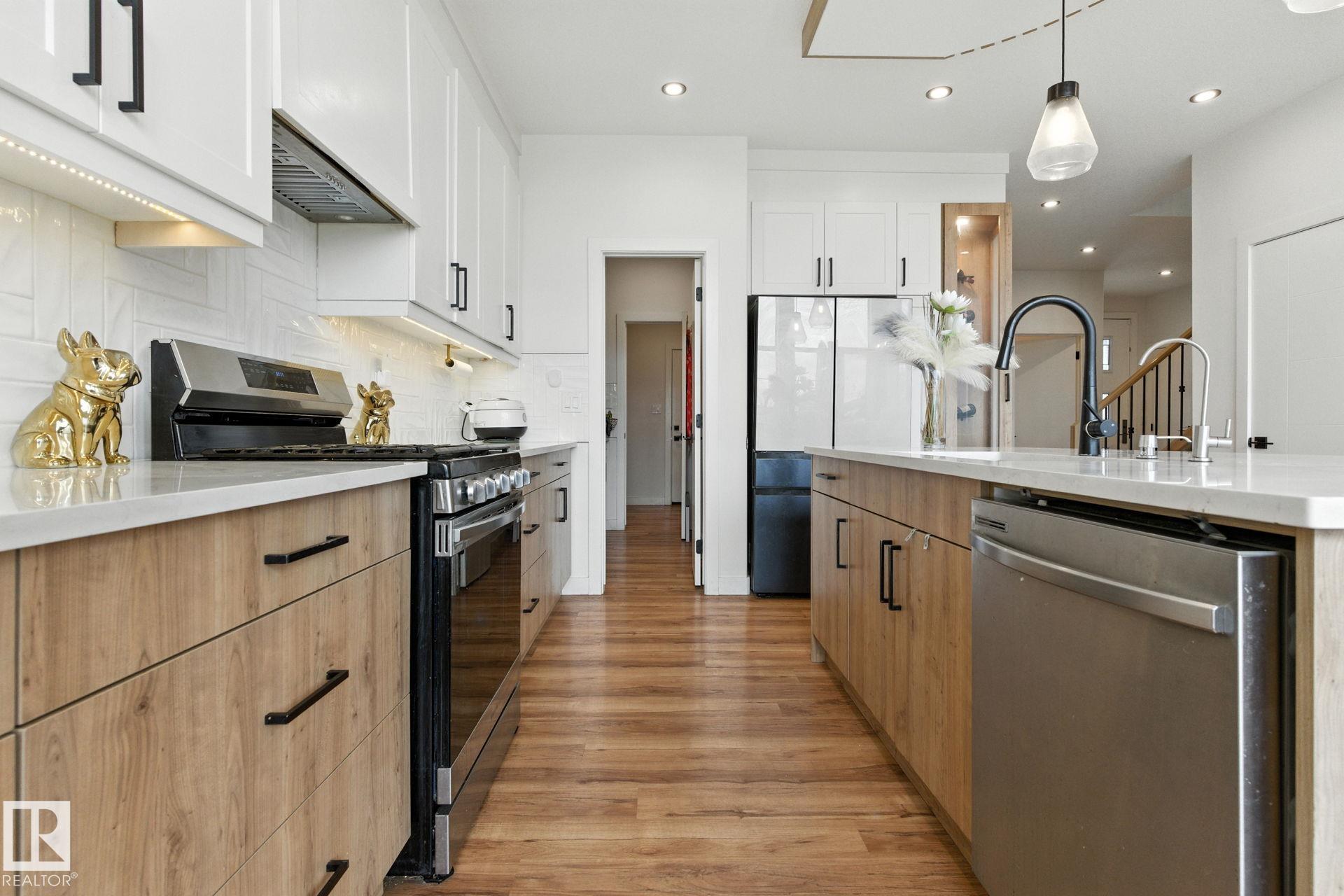 https://zimg.paragon.ice.com/ParagonImages/Property/PM/RAE/225398442/6/0/0/b3fac1d83e25c42c3cf5fa90b3908c99/1/7eb10eddc7c9606716392f473a3815a8/225398442-8000667E-AD65-44FD-B37F-EFB81891F1C2.JPG