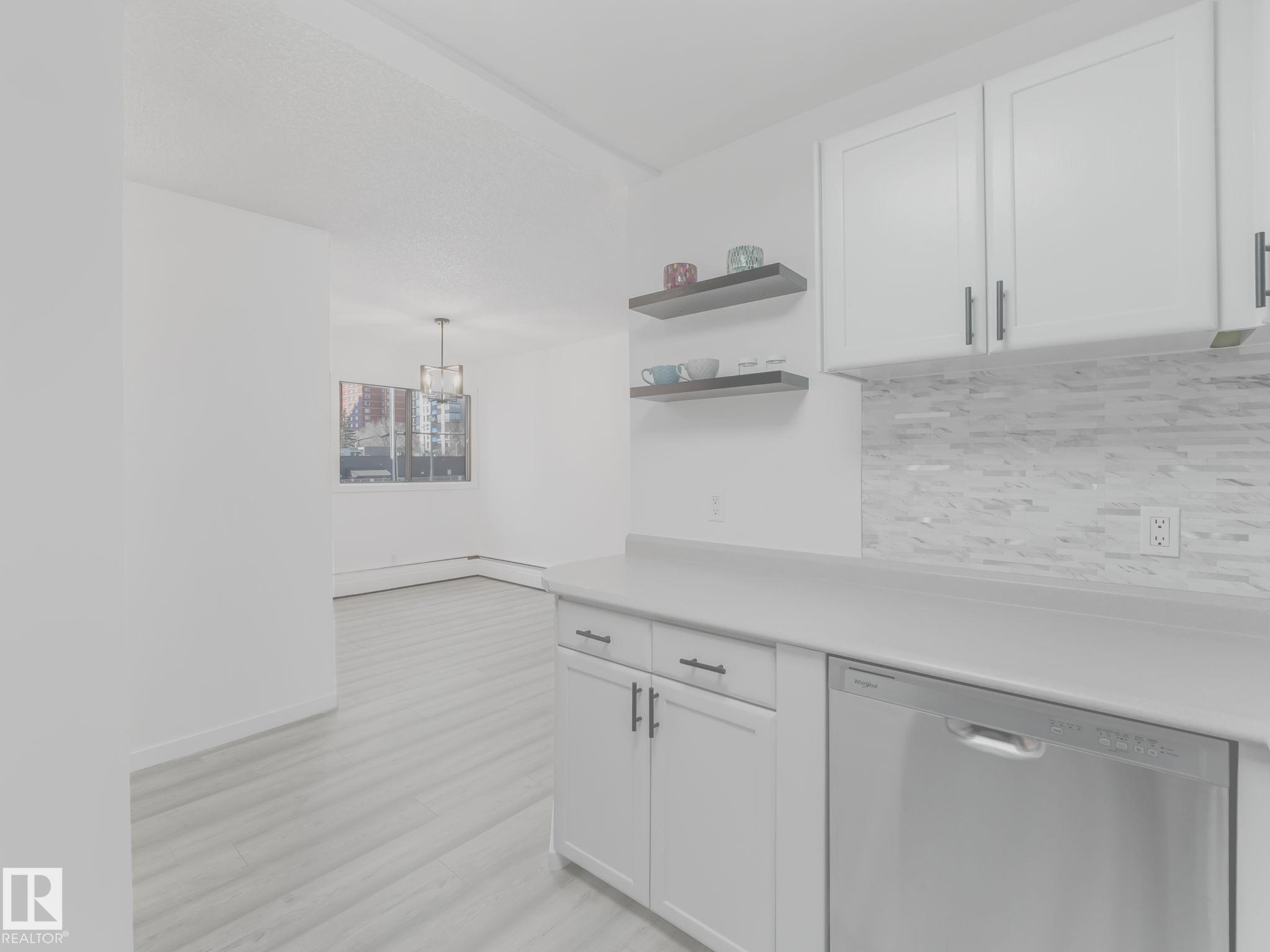https://zimg.paragon.ice.com/ParagonImages/Property/PM/RAE/225398452/13/0/0/c6a7f8e8e91ce97f0529b6998e1acf23/1/552cc97f5479ef5bba9020a13b358c63/225398452-6e3f6227-c98f-40b6-86a2-5a79d2ec5df0.JPG