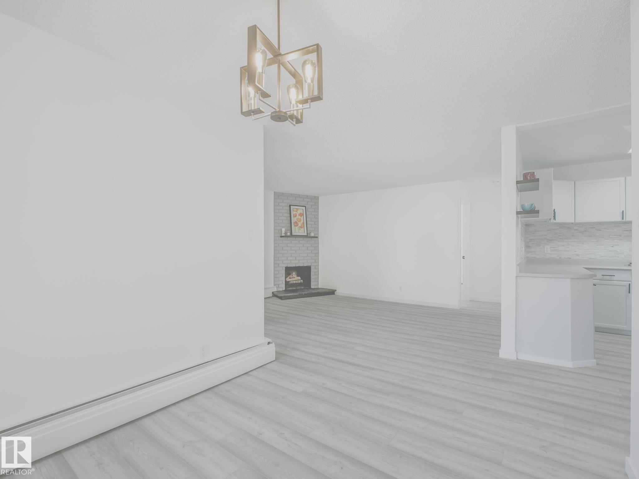 https://zimg.paragon.ice.com/ParagonImages/Property/PM/RAE/225398452/14/0/0/6aa6eda4dc6291059d7d72e390281ad7/1/552cc97f5479ef5bba9020a13b358c63/225398452-4eab343d-104e-4874-a0a2-692a4773699a.JPG