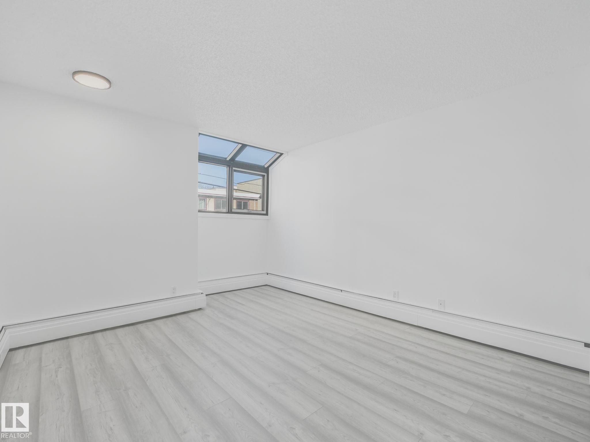 https://zimg.paragon.ice.com/ParagonImages/Property/PM/RAE/225398452/16/0/0/b30e9a02b09d9e175239cc4c9c343312/1/552cc97f5479ef5bba9020a13b358c63/225398452-37592499-040f-4d38-89d2-e5cdede93b9d.JPG