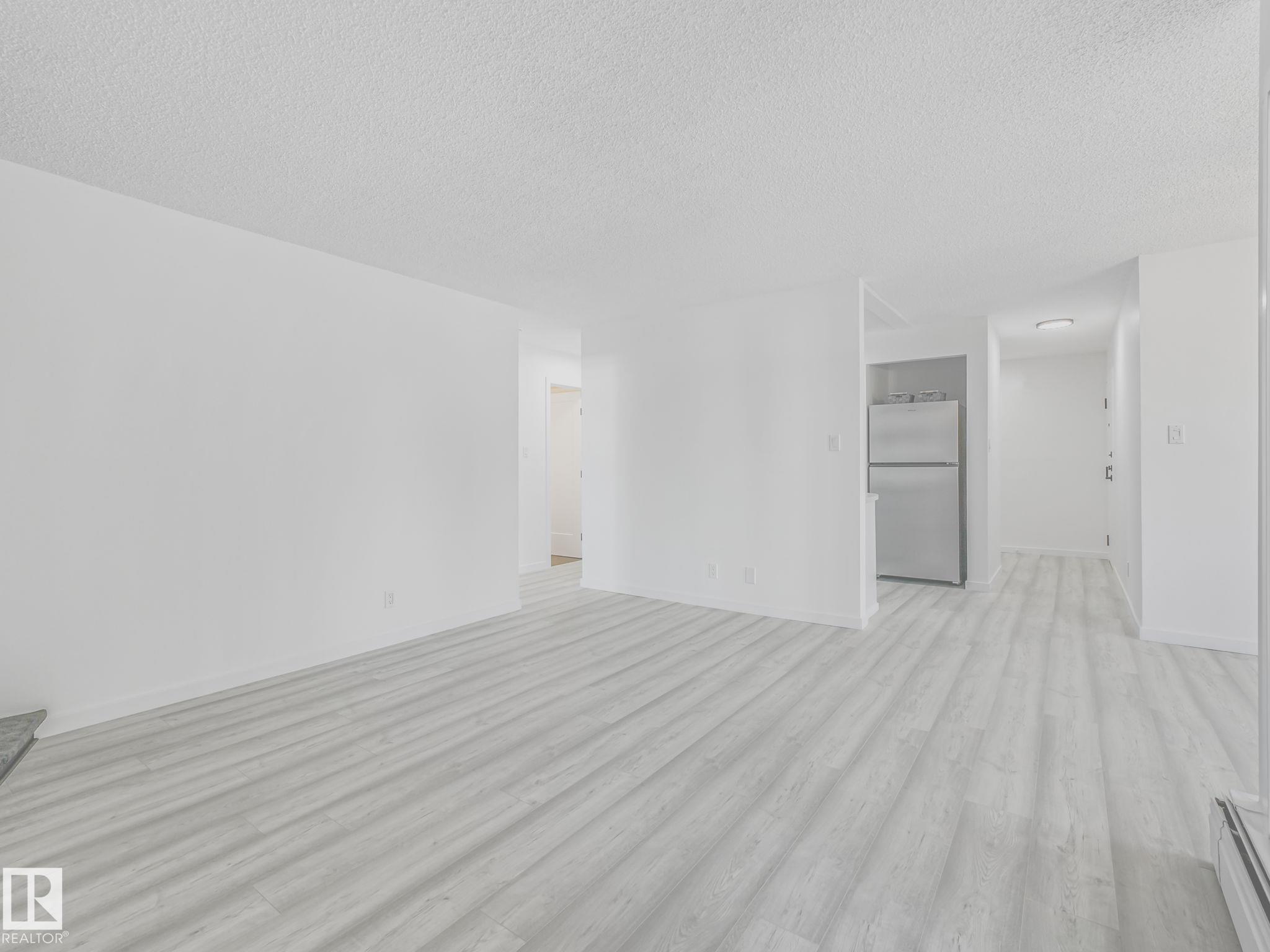 https://zimg.paragon.ice.com/ParagonImages/Property/PM/RAE/225398452/6/0/0/3d26147f6c19d2d2b2552bd9d5e6214f/1/552cc97f5479ef5bba9020a13b358c63/225398452-46167c82-62dc-446f-9046-2145087a8843.JPG