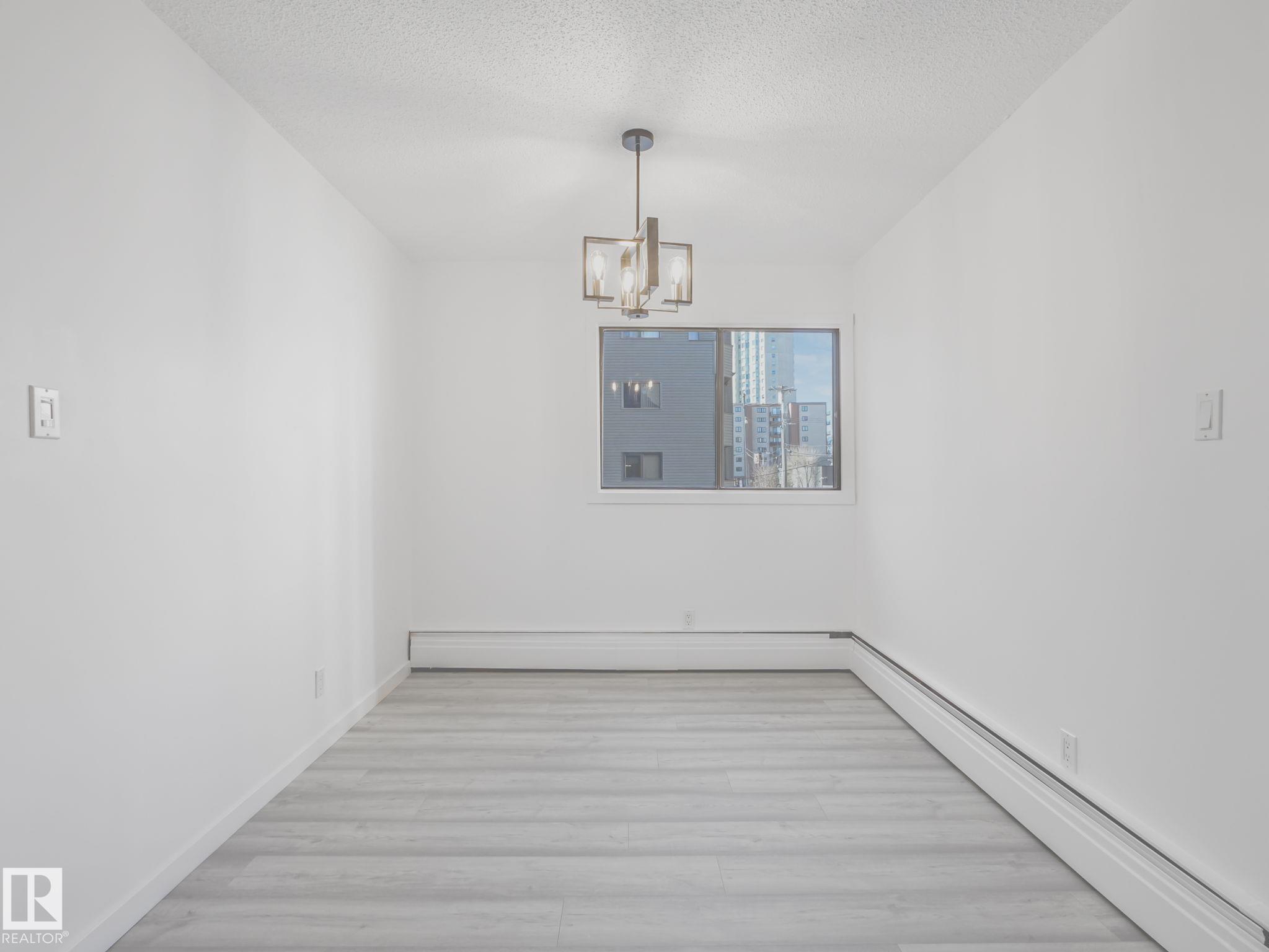 https://zimg.paragon.ice.com/ParagonImages/Property/PM/RAE/225398452/8/0/0/e39454c7eb3291d7a698abc94321cab0/1/552cc97f5479ef5bba9020a13b358c63/225398452-9c75edc6-8987-4f5f-9636-4684f9378ad2.JPG