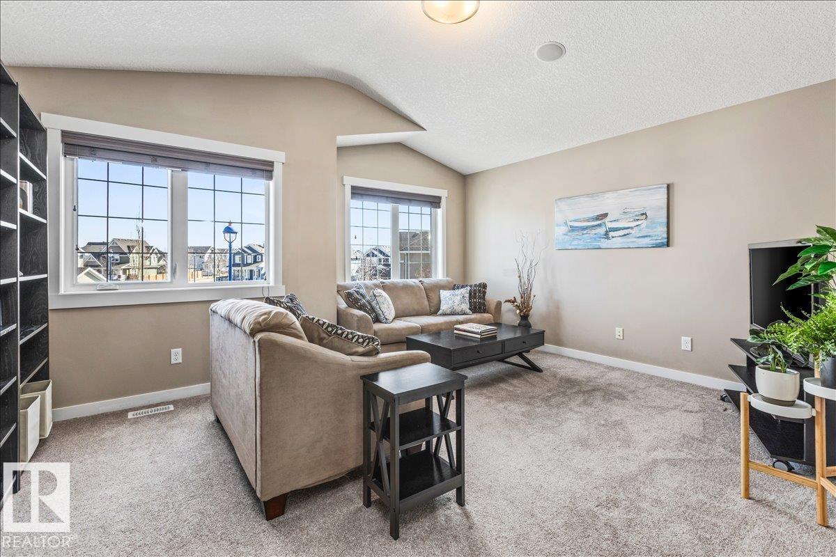 https://zimg.paragon.ice.com/ParagonImages/Property/PM/RAE/225398458/23/0/0/92d7b97f874a4fb90b630808953c92ee/1/45e8b38fe269a3aec85d75e3c1a2daa1/225398458-282b3f8e-9e85-4bc8-8907-efc1020276f9.JPG