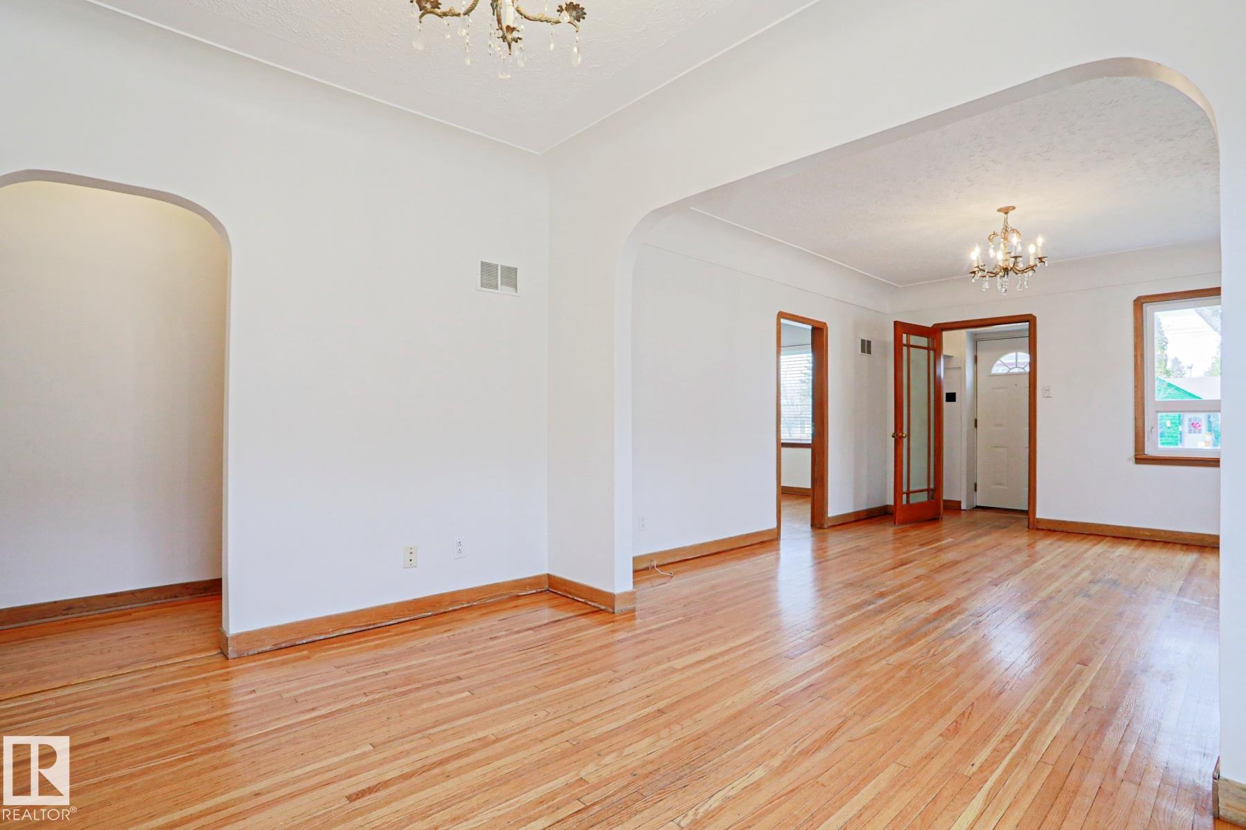 Photo 11 at 9611 81 Avenue NW, Ritchie, Edmonton