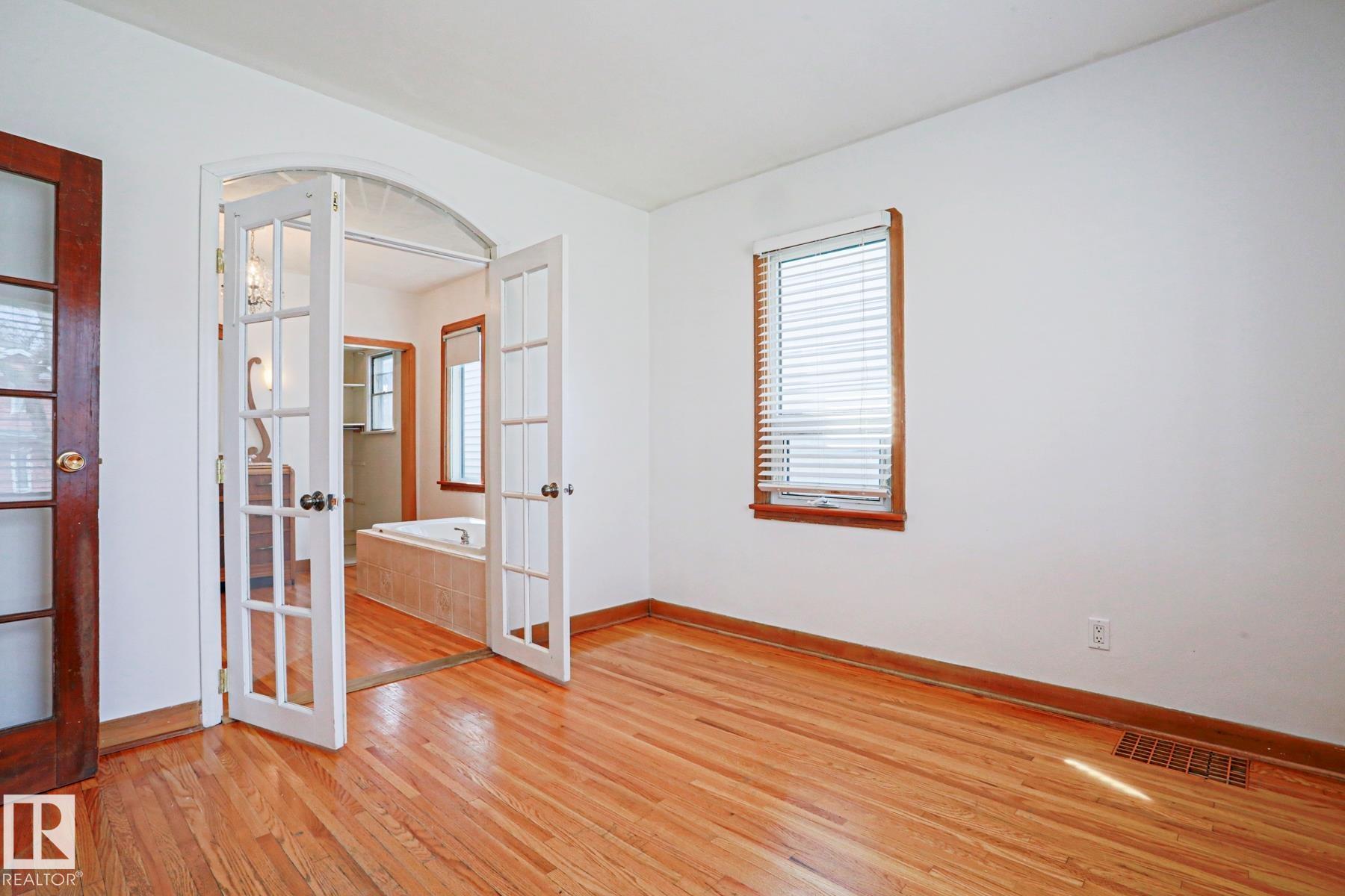 Photo 14 at 9611 81 Avenue NW, Ritchie, Edmonton