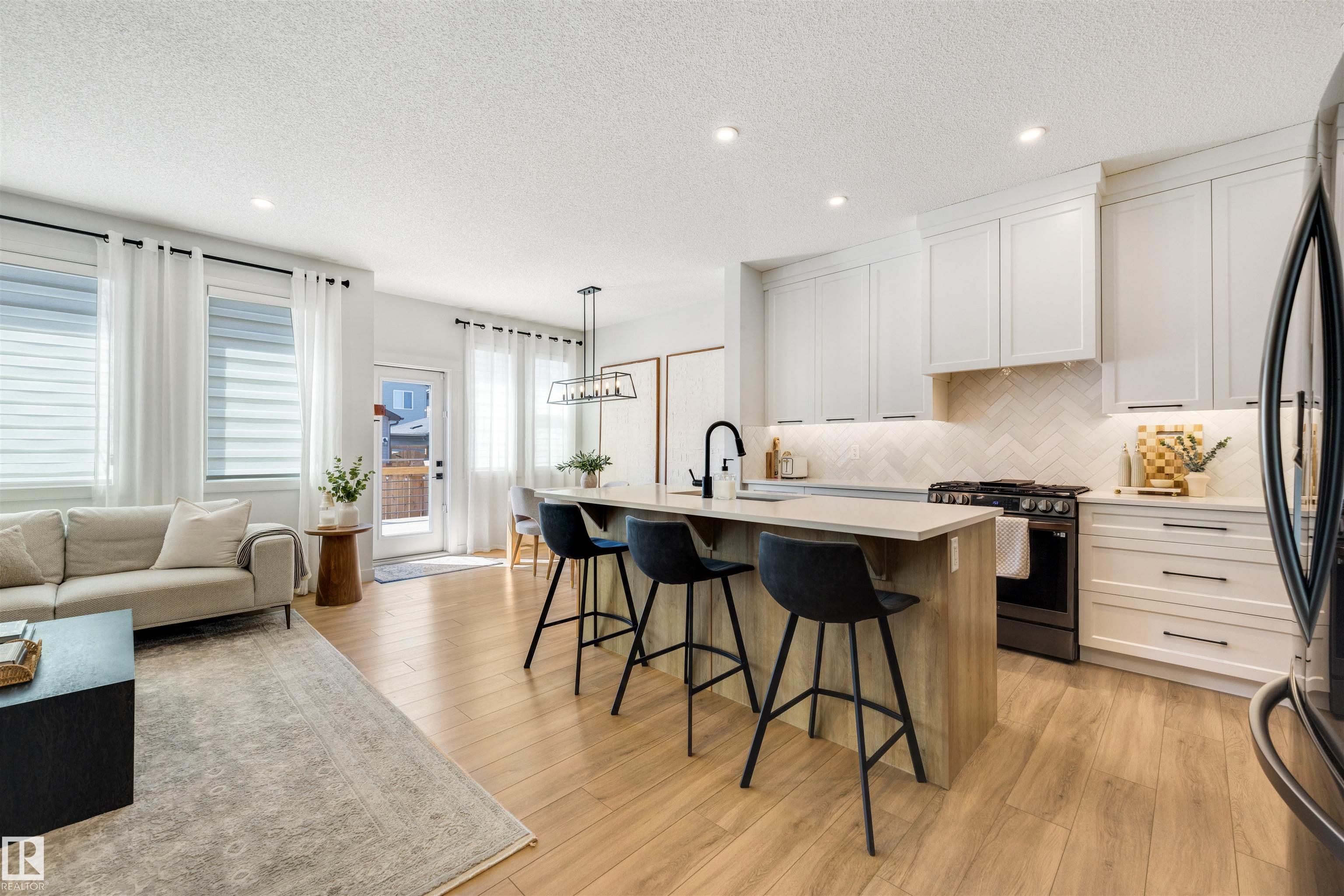 Picture for 11987 34 AV SW