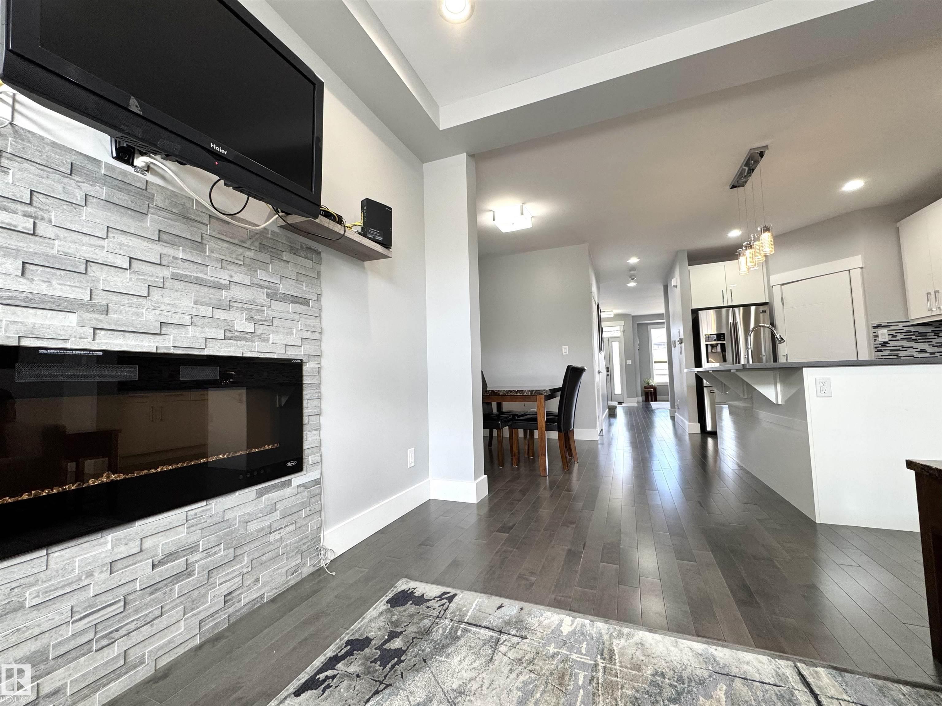 https://zimg.paragon.ice.com/ParagonImages/Property/PM/RAE/225398483/30/0/0/c26e5941ffb10b679e5831799b3073dc/1/21f456cebe1502393db55f52d81b67be/225398483-20214908-905d-43ad-a93b-bf86fdc8d8d7.JPG