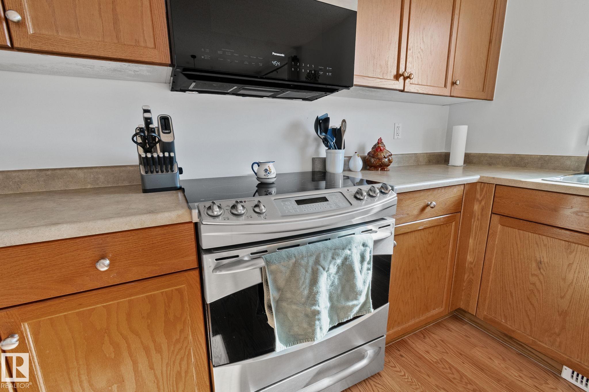 Photo 11 at 14 Allard Way, South Pointe, Fort Saskatchewan