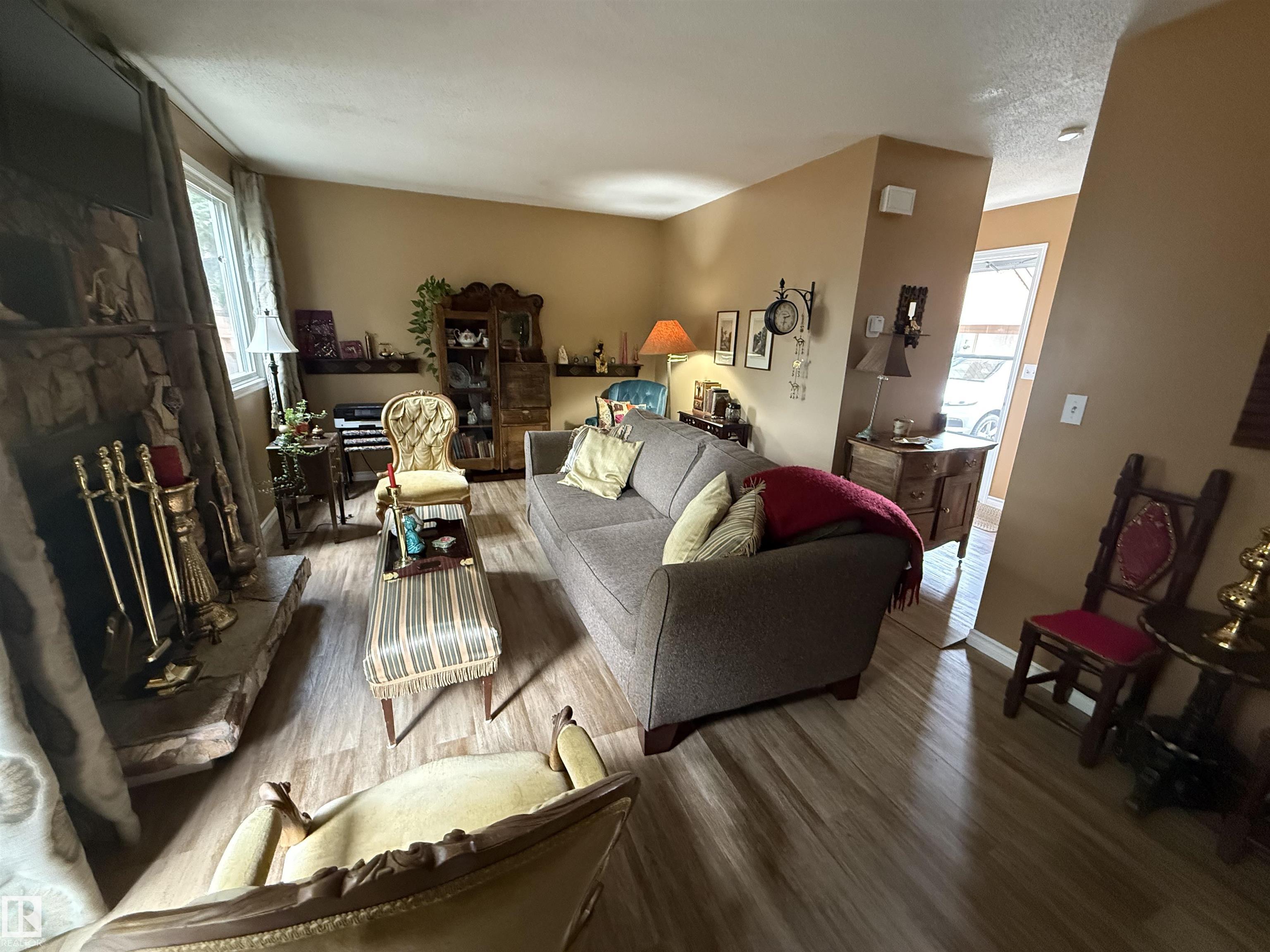 Photo 5 at 18525 66 Avenue NW, Ormsby Place, Edmonton